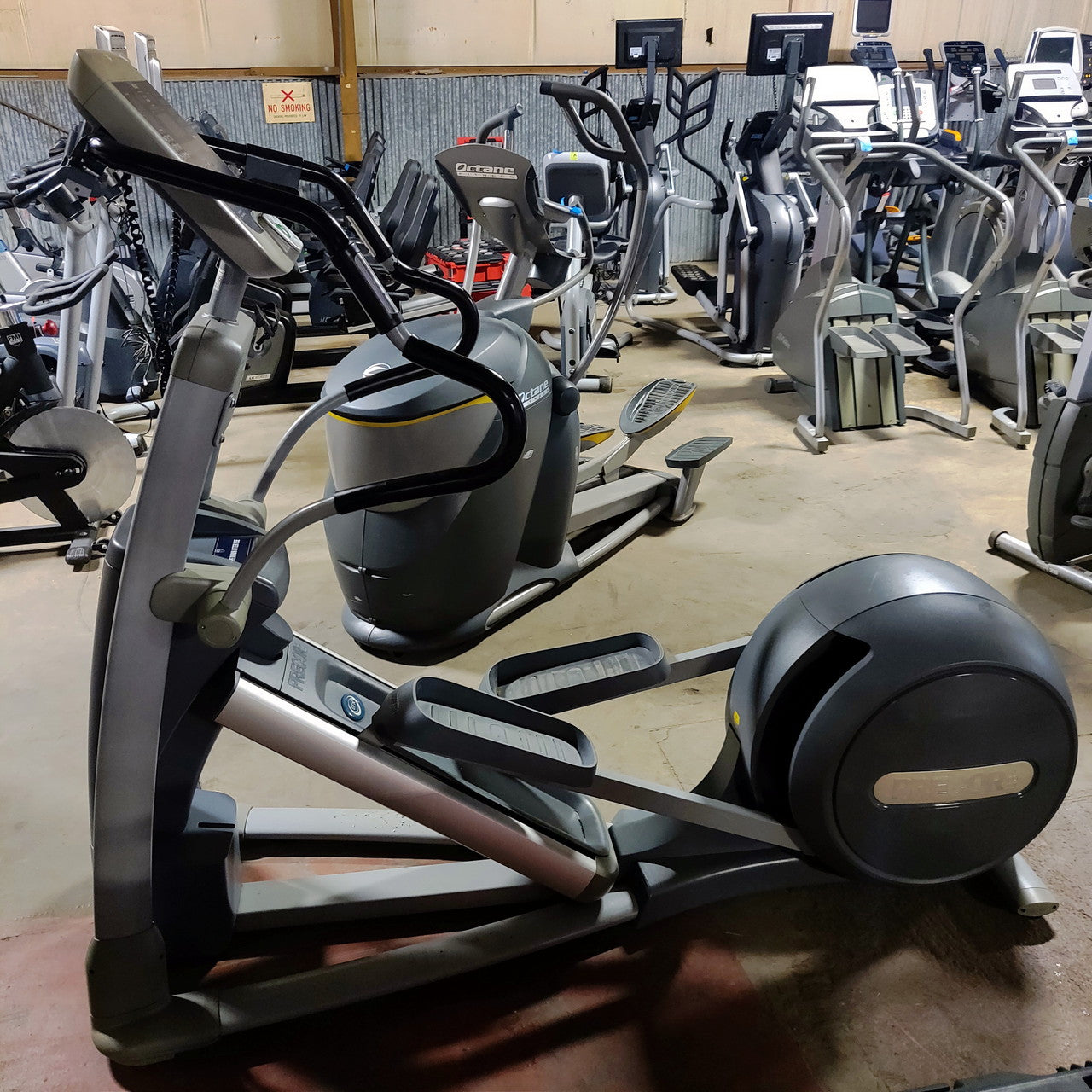 Precor Elliptical EFX 546i Commercial Grade