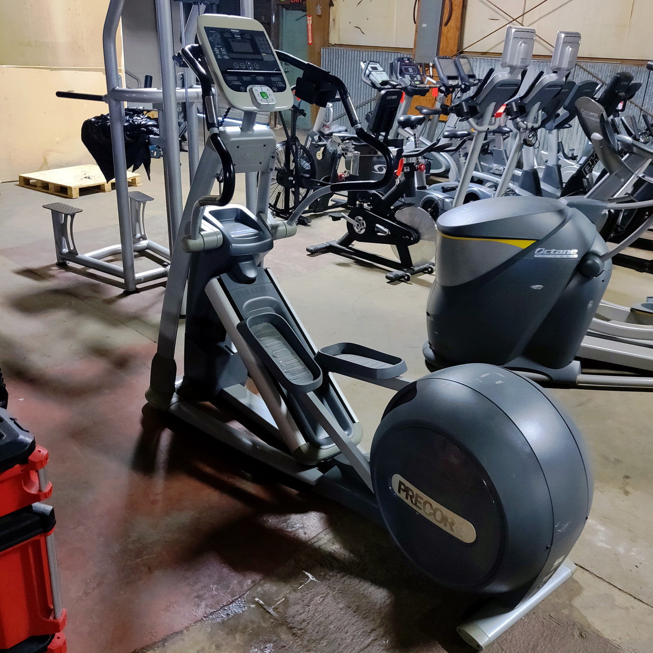 Precor Elliptical EFX 546i Commercial Grade