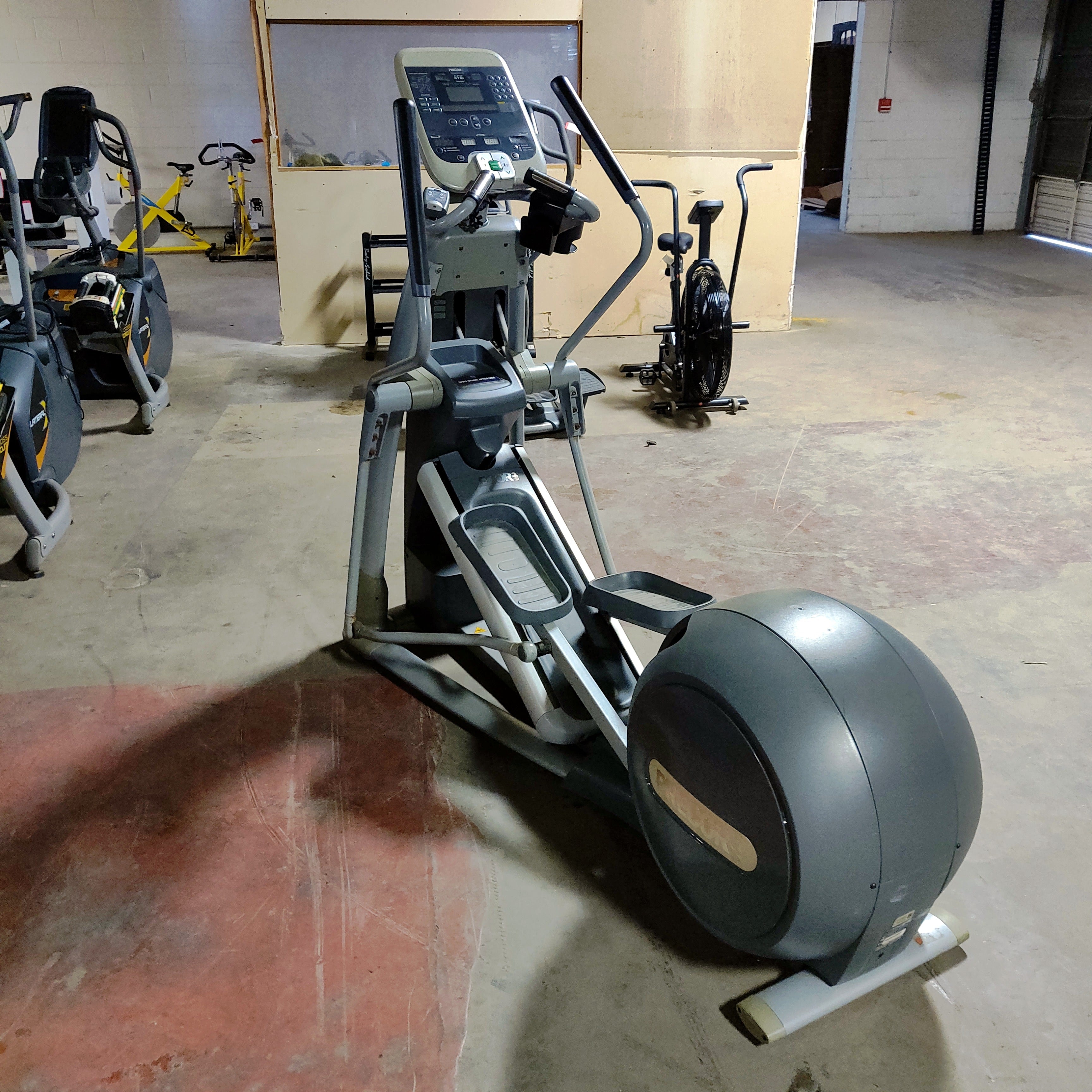 Precor Elliptical EFX576i Commercial Grade With Incline