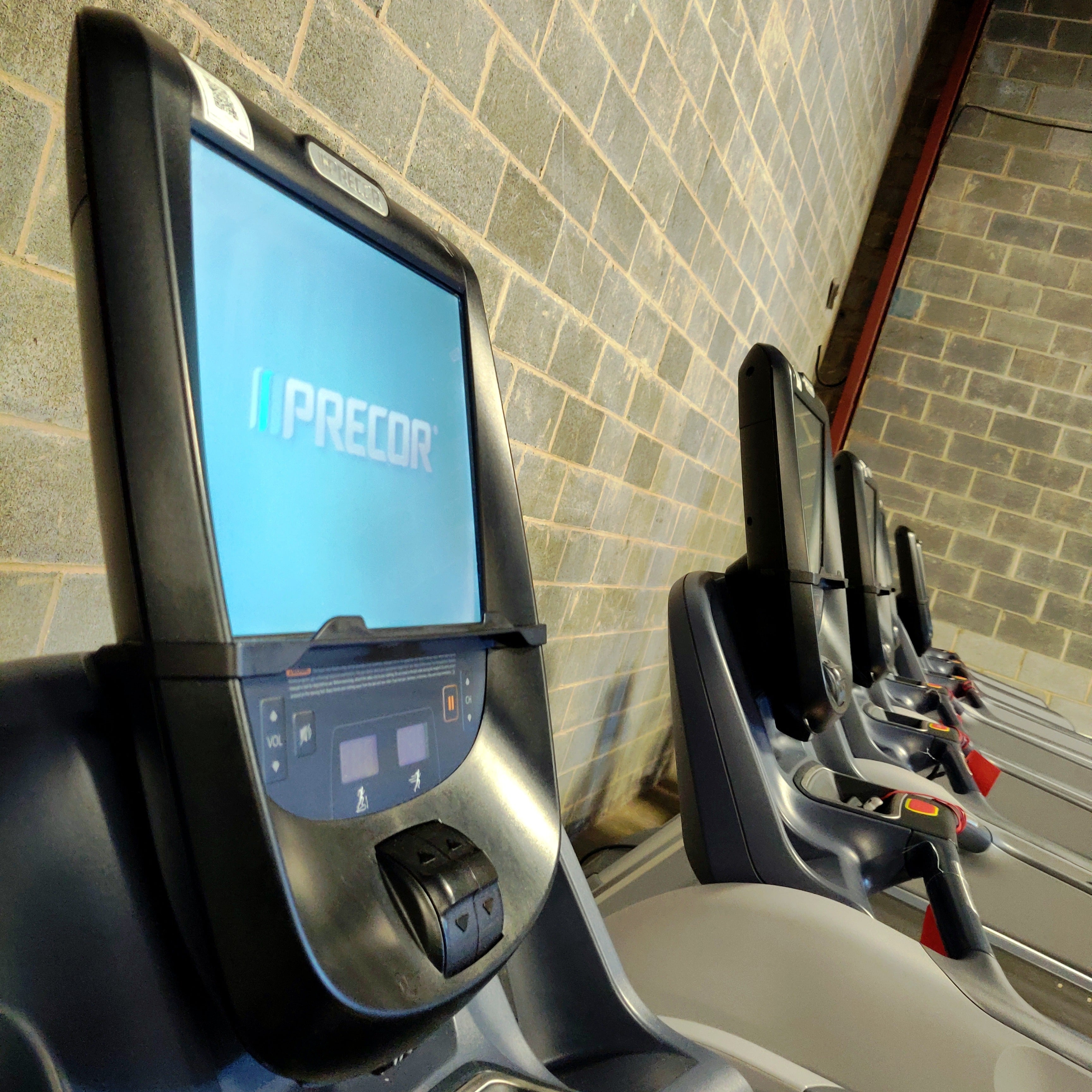 Precor P82 Console – Touchscreen Technology for Precor TRM 885 Treadmills CONSOLE ONLY