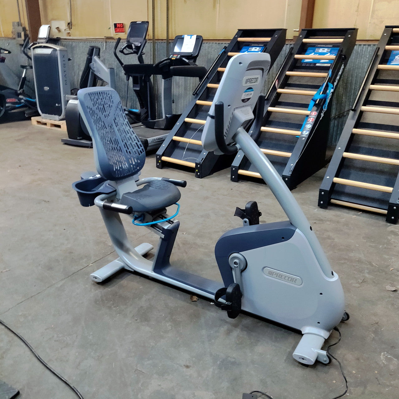 Precor RBK 885 Recumbent Bike w/ P80 Console