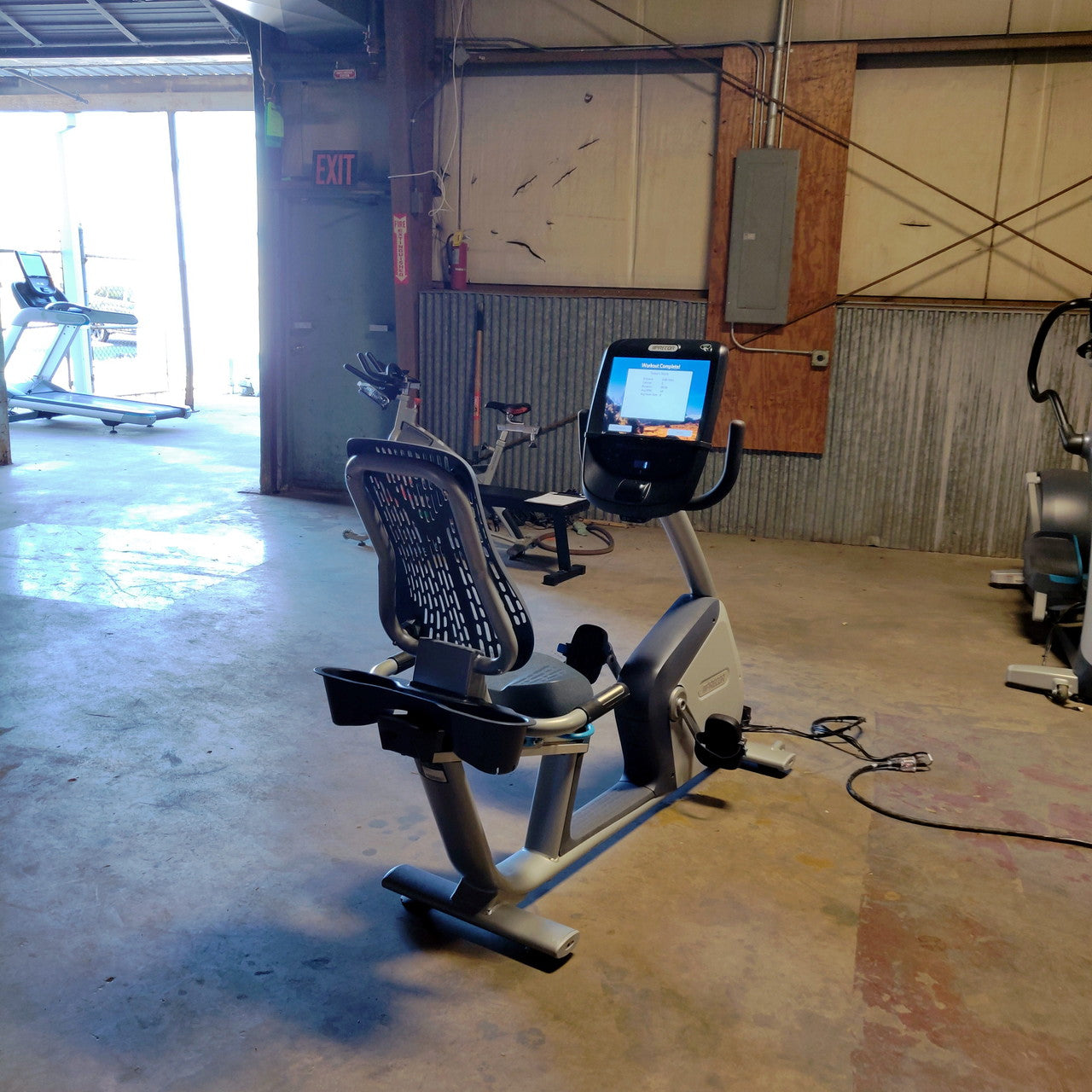 Precor RBK 885 Recumbent Bike w/ P82 Console