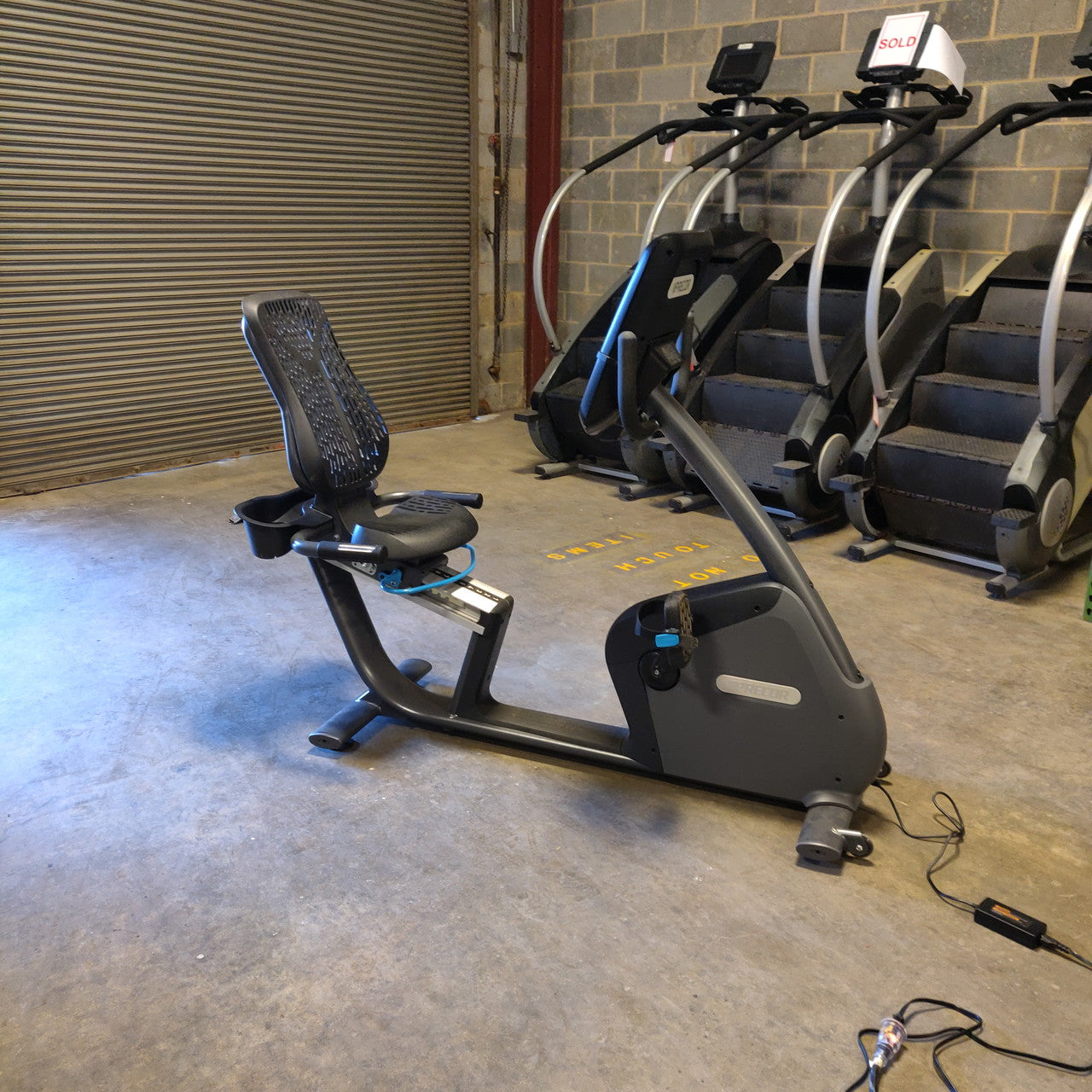 Precor RBK 885 Recumbent Bike w/ P82 Console