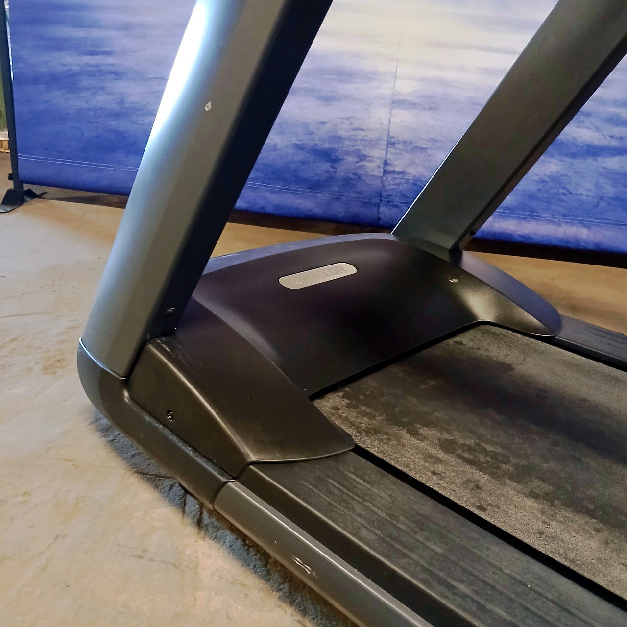 Precor TRM 681 Treadmill w/ p82 Console