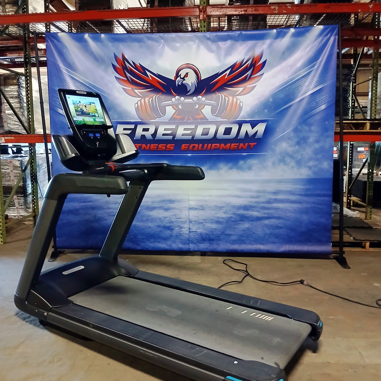 Precor TRM 681 Treadmill w/ p82 Console