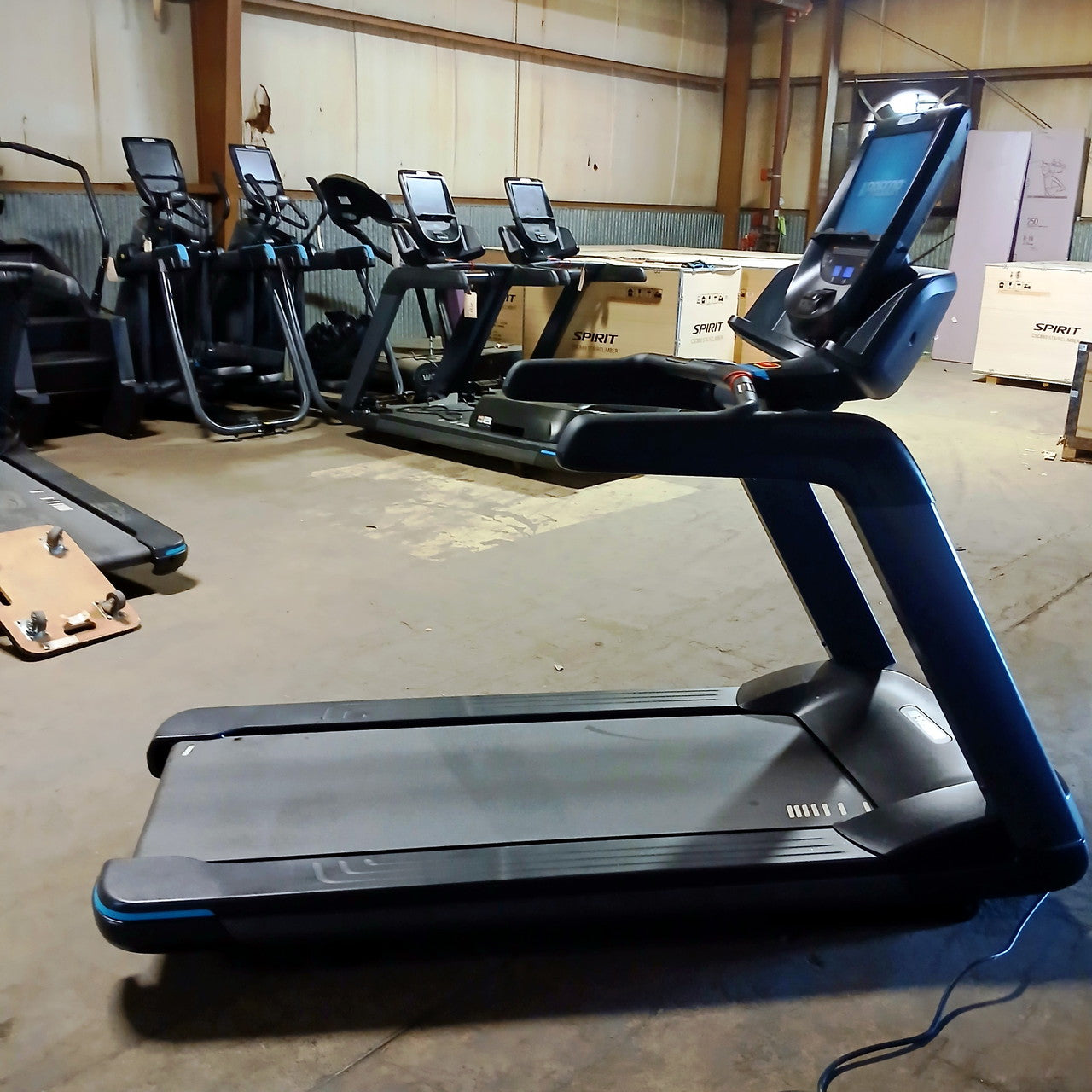 Precor TRM 681 Treadmill w/ p82 Console