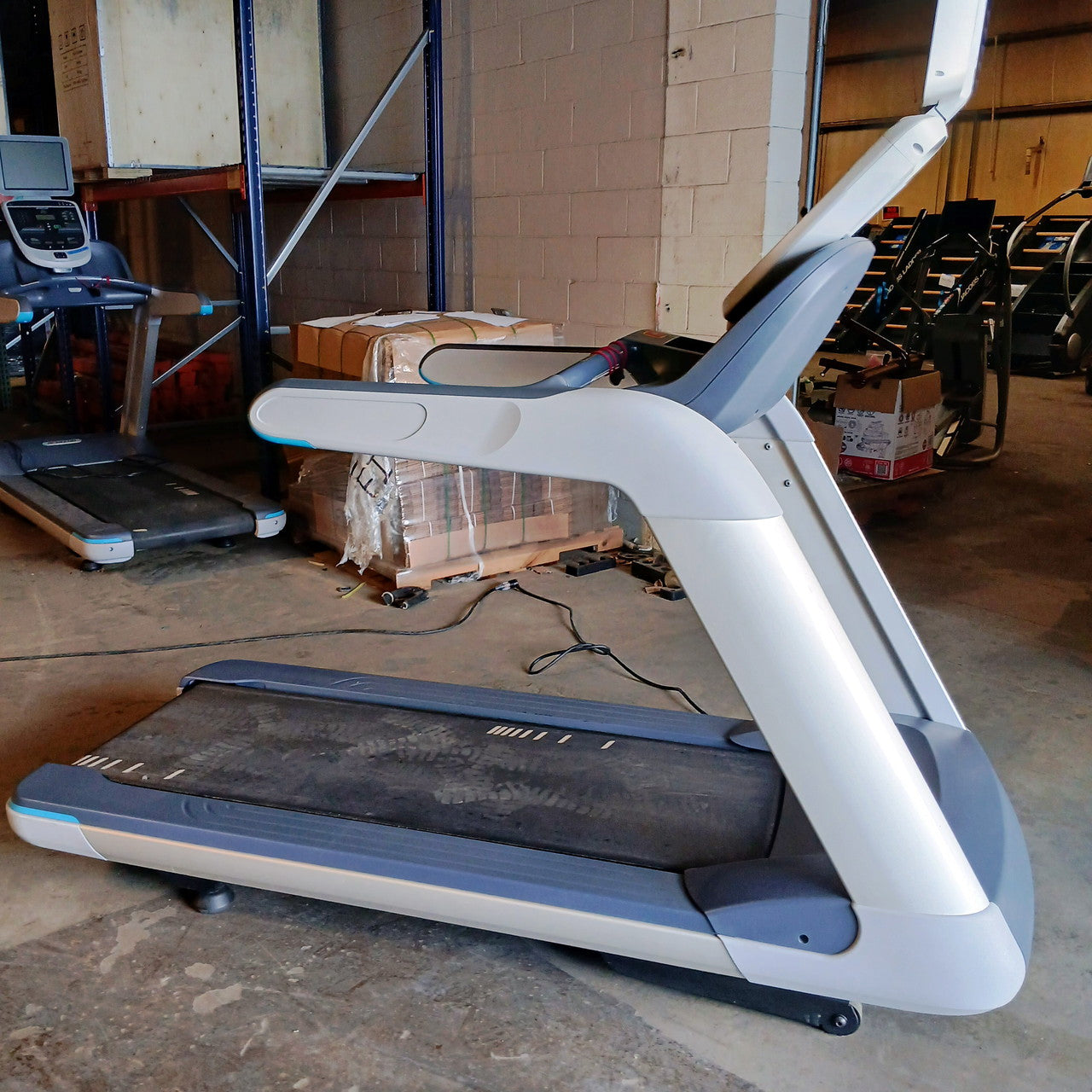Precor TRM 811 V2 Treadmill w/P10 Console