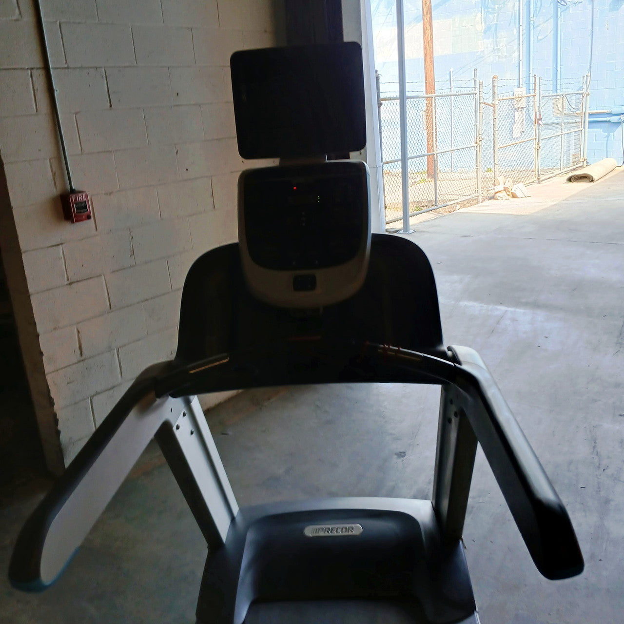 Precor TRM 811 V2 Treadmill w/P10 Console