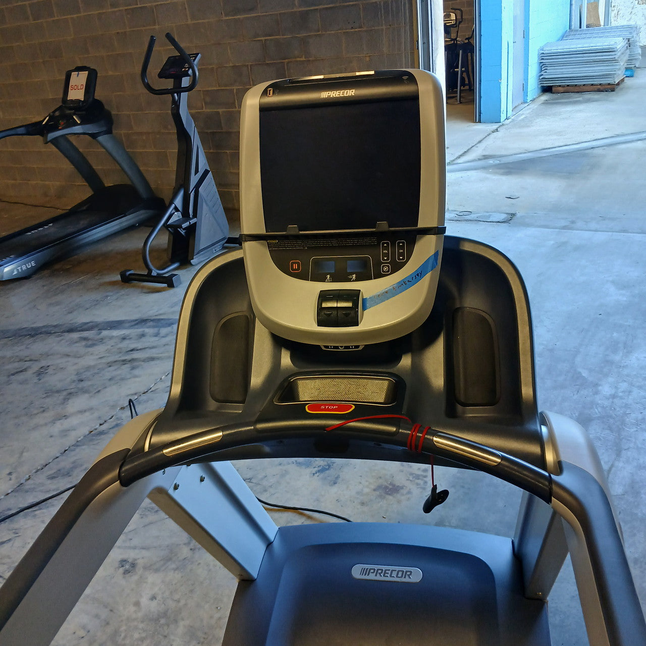 Precor TRM 885  Treadmill w/P80 Console