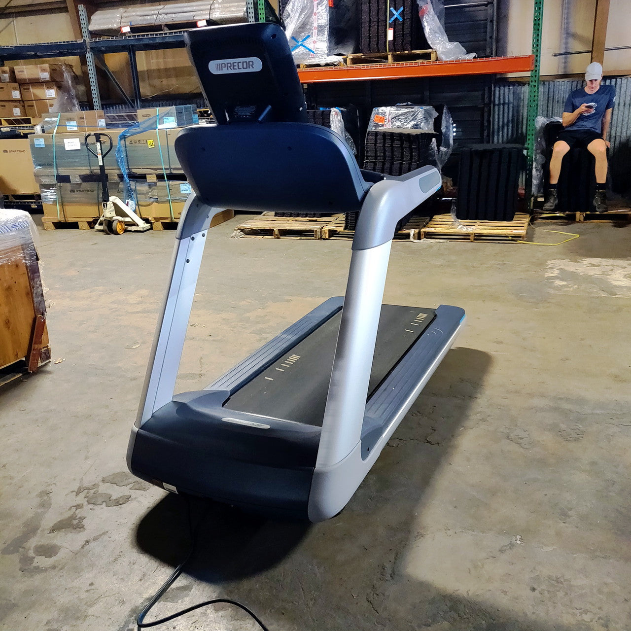 Precor TRM 885 Treadmill w/P82 Console