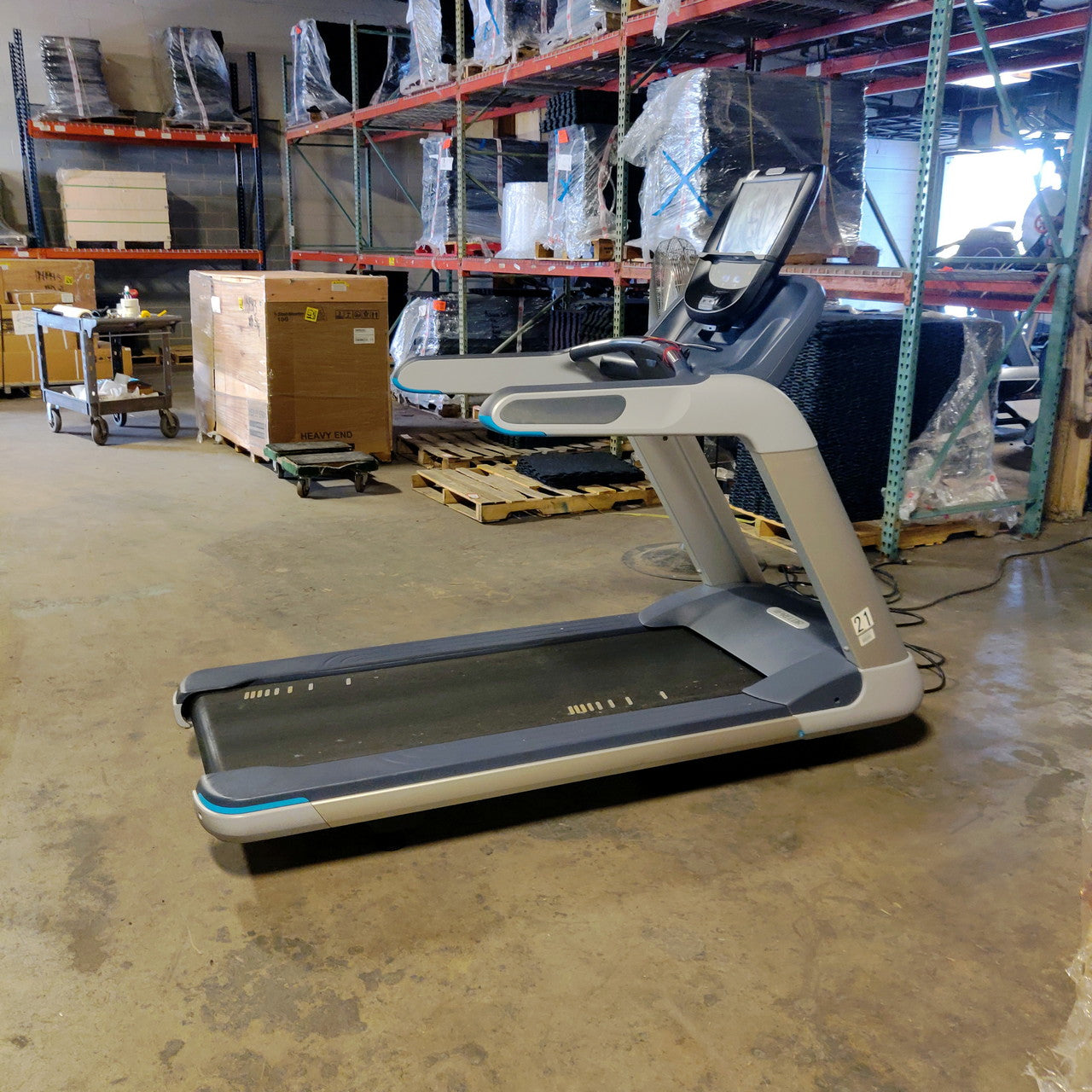Precor TRM 885 Treadmill w/P82 Console