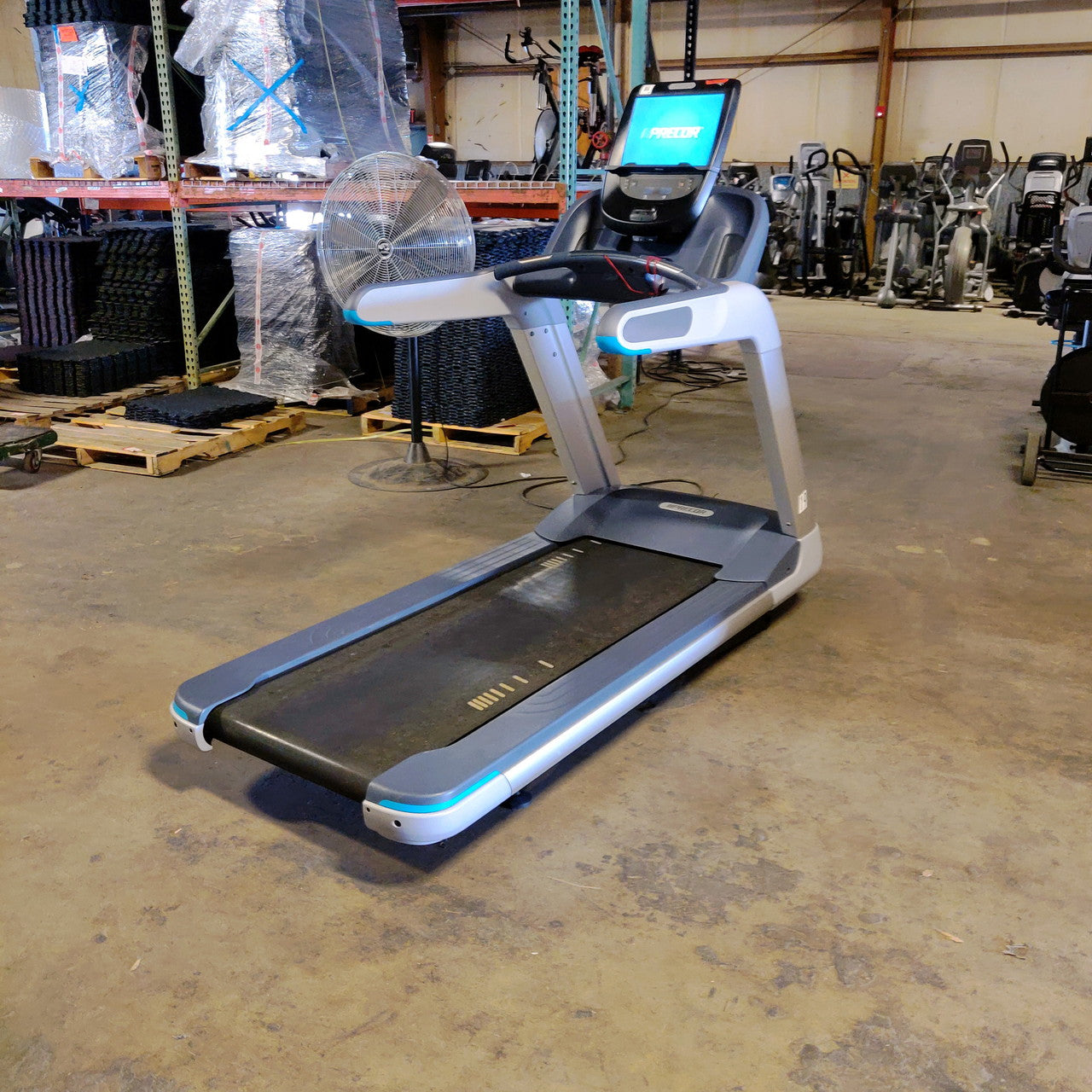 Precor TRM 885 Treadmill w/P82 Console