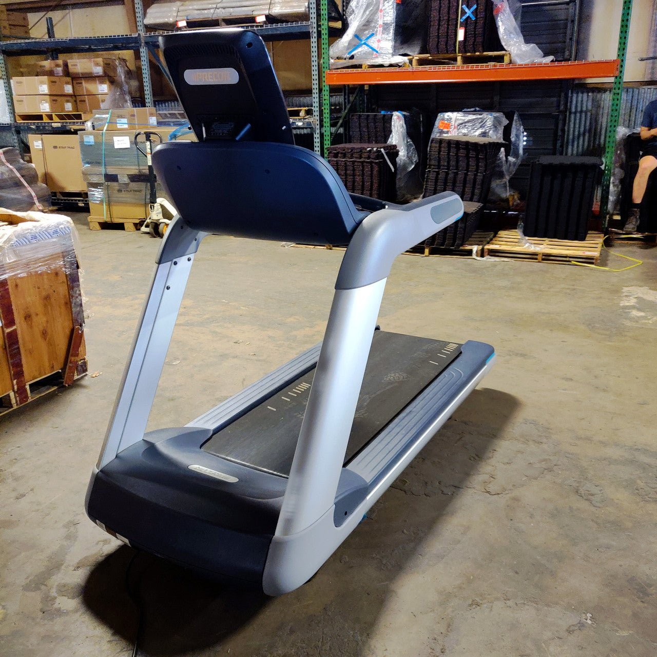 Precor TRM 885 Treadmill w/P82 Console
