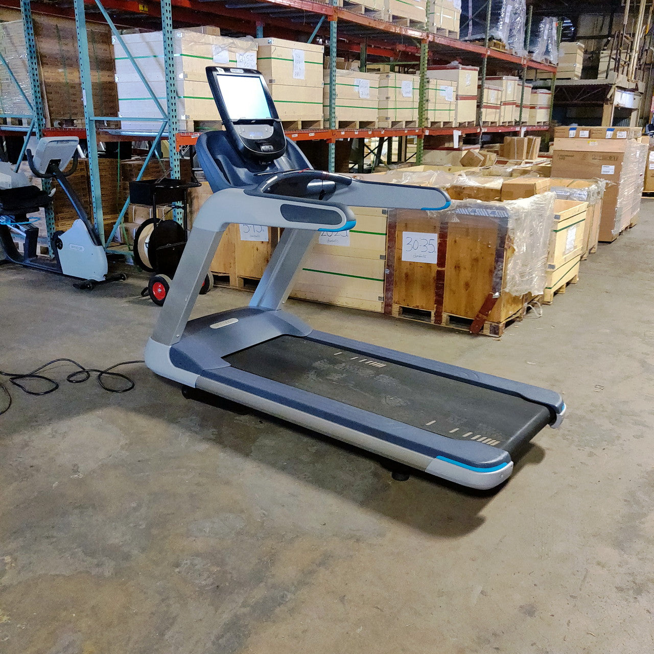 Precor TRM 885 Treadmill w/P82 Console