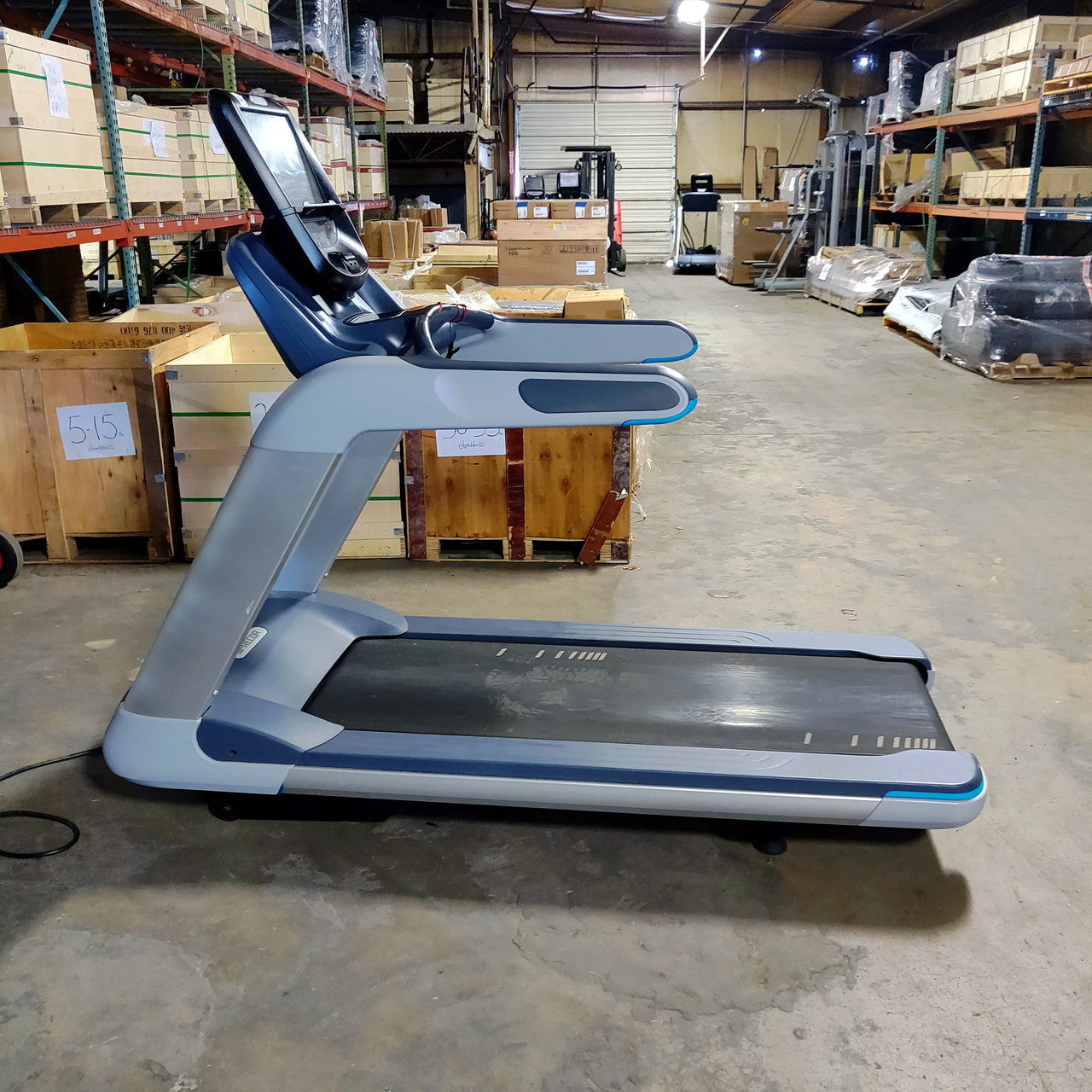 Precor TRM 885 Treadmill w/P82 Console
