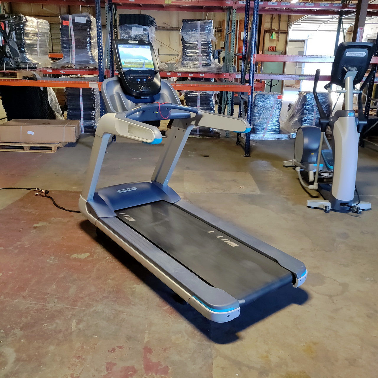 Precor TRM 885 Treadmill w/P82 Console