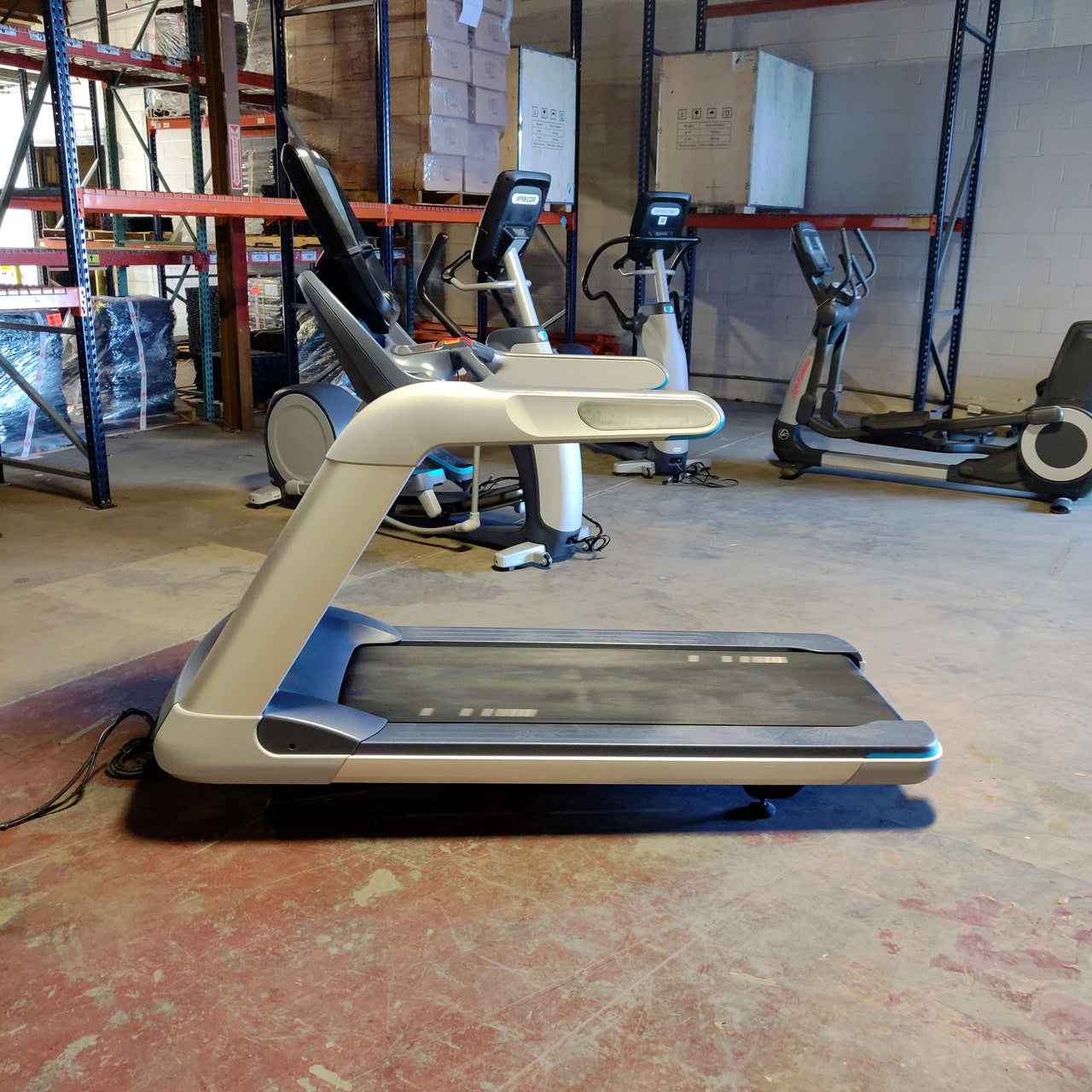 Precor TRM 885 Treadmill w/P82 Console