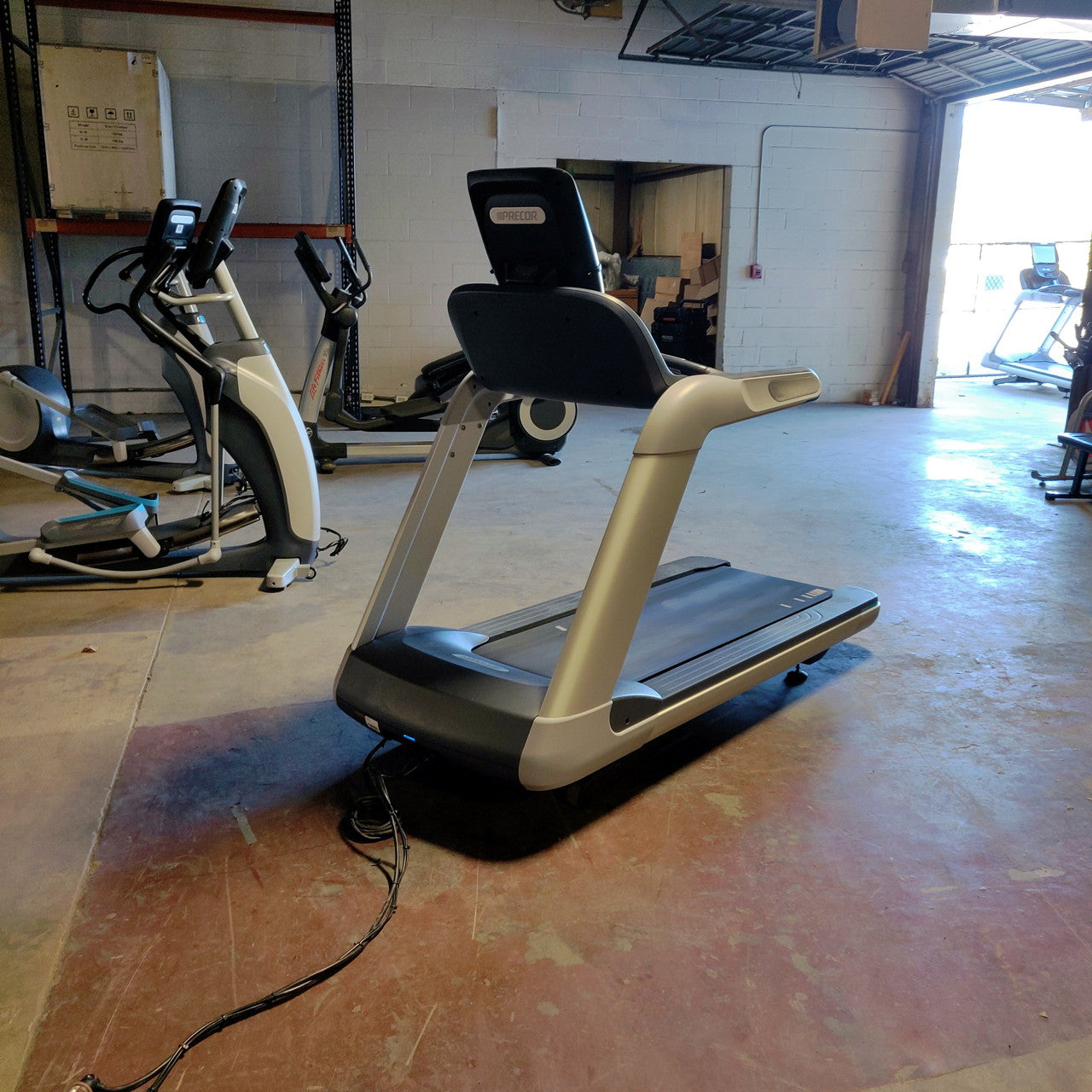 Precor TRM 885 Treadmill w/P82 Console