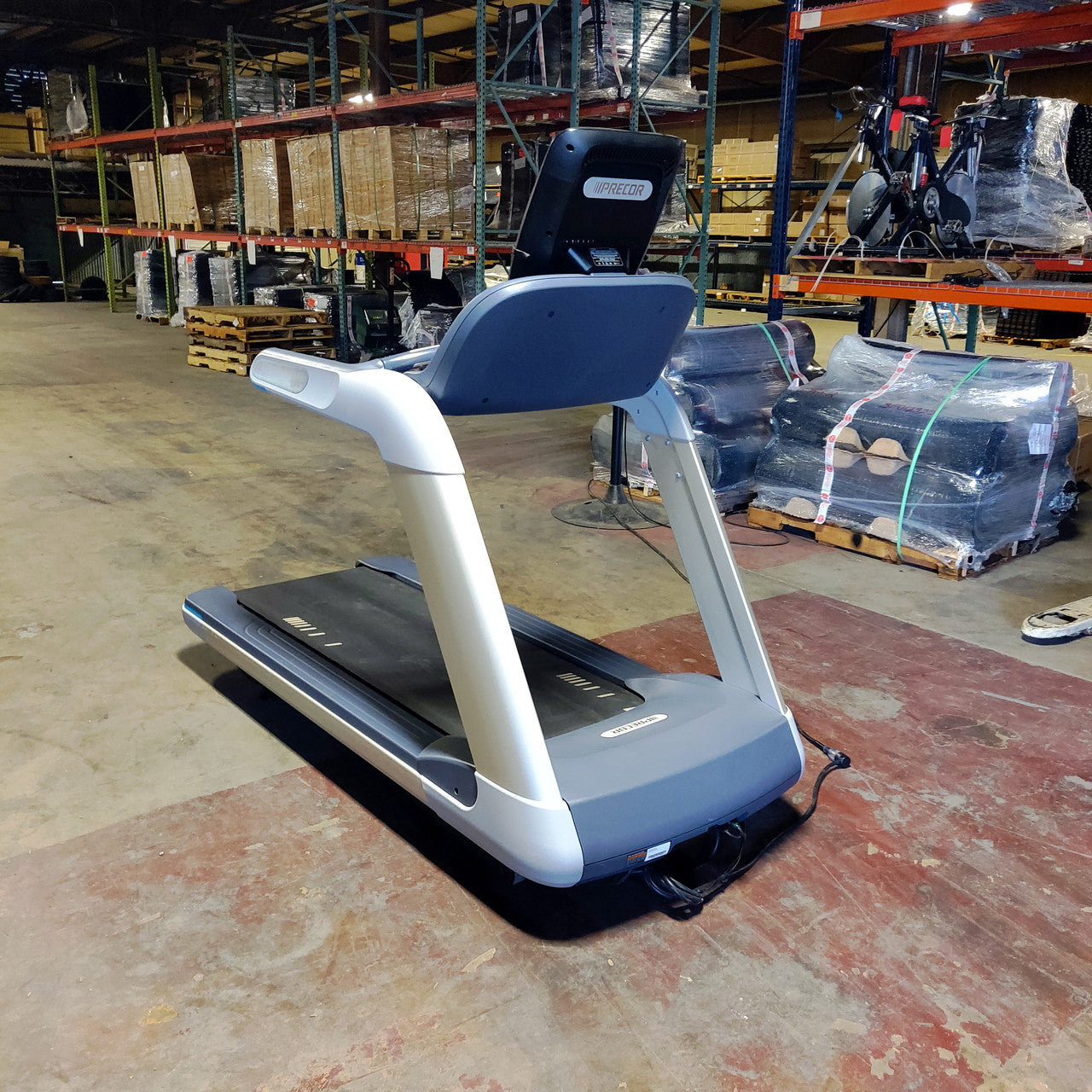 Precor TRM 885 Treadmill w/P82 Console