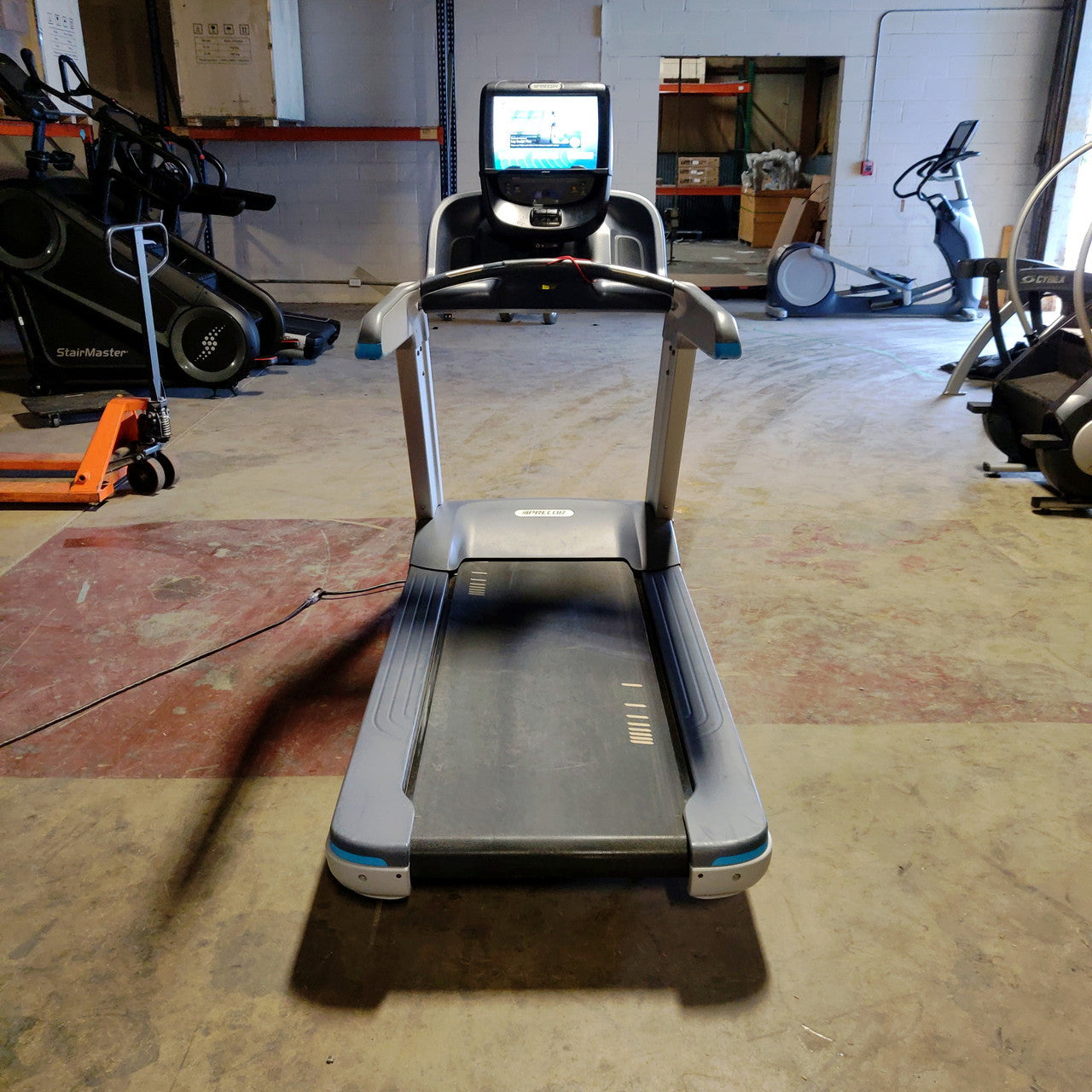 Precor TRM 885 Treadmill w/P82 Console