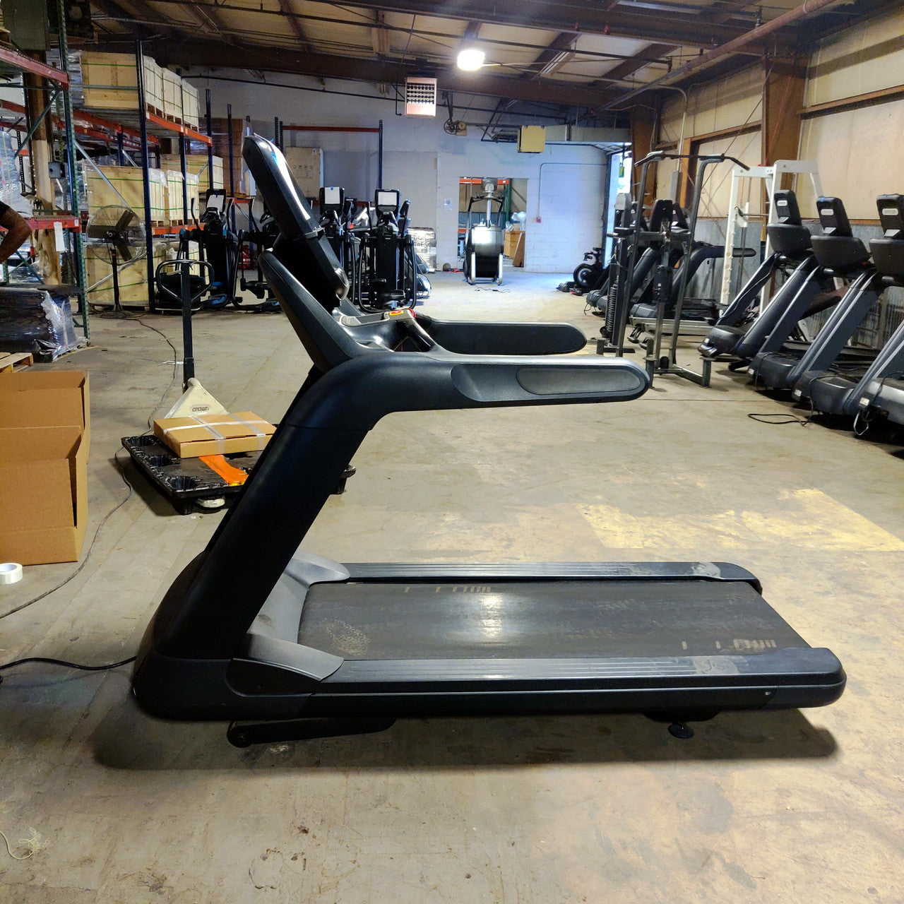 Precor TRM 885 Treadmill w/P82 Console