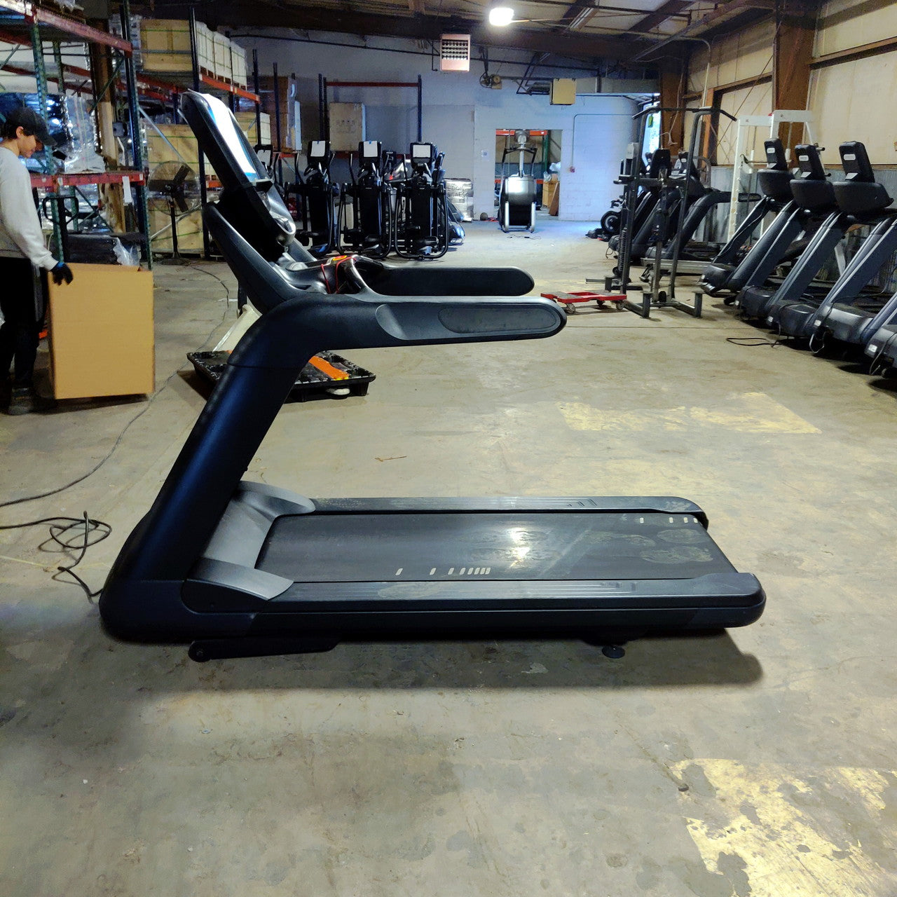 Precor TRM 885 Treadmill w/P82 Console