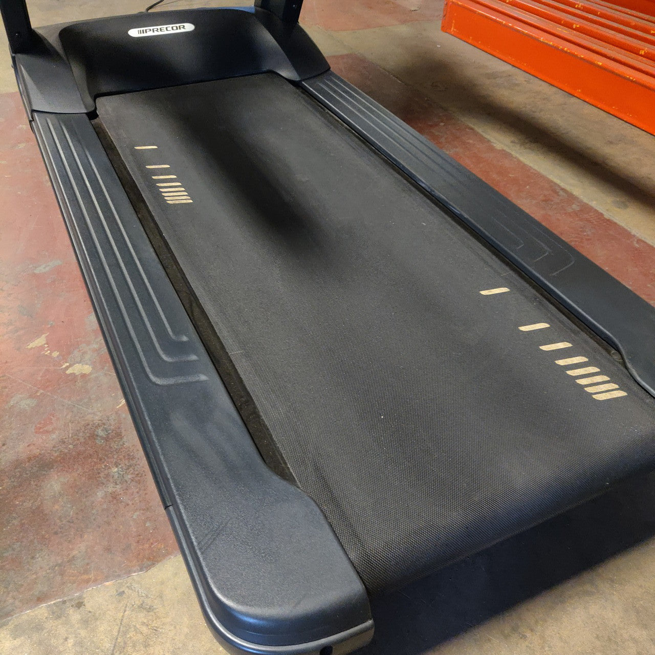 Precor TRM 885 Treadmill w/P82 Console