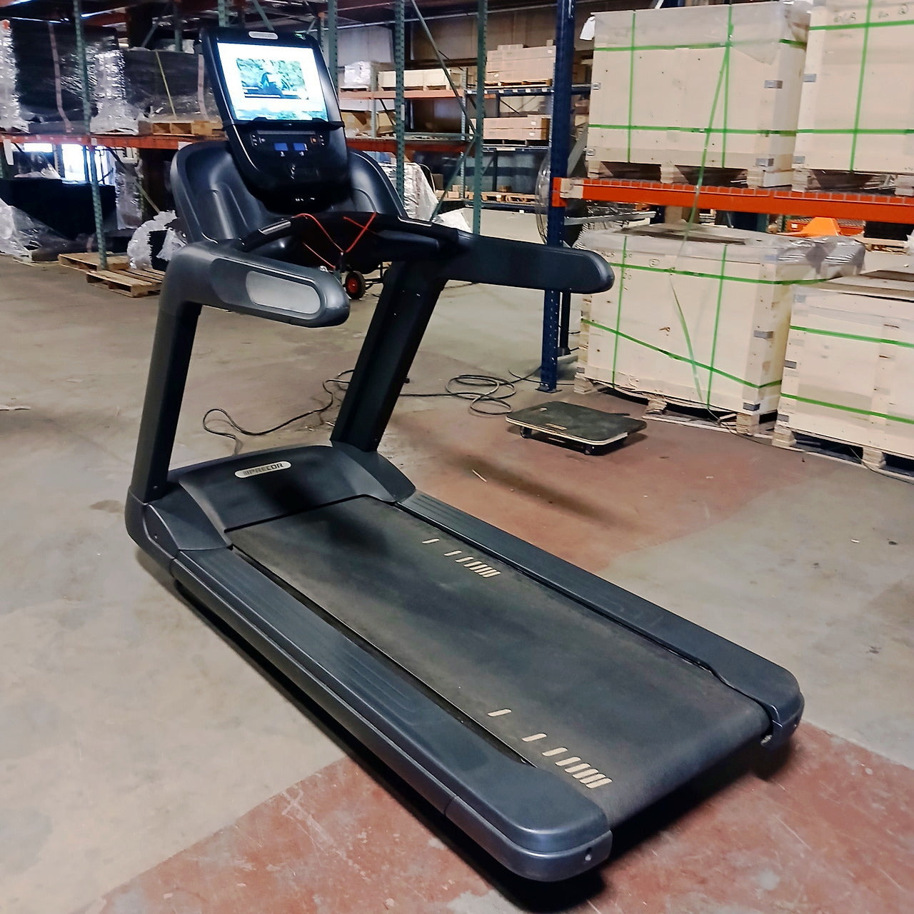 Precor TRM 885 Treadmill w/P82 Console