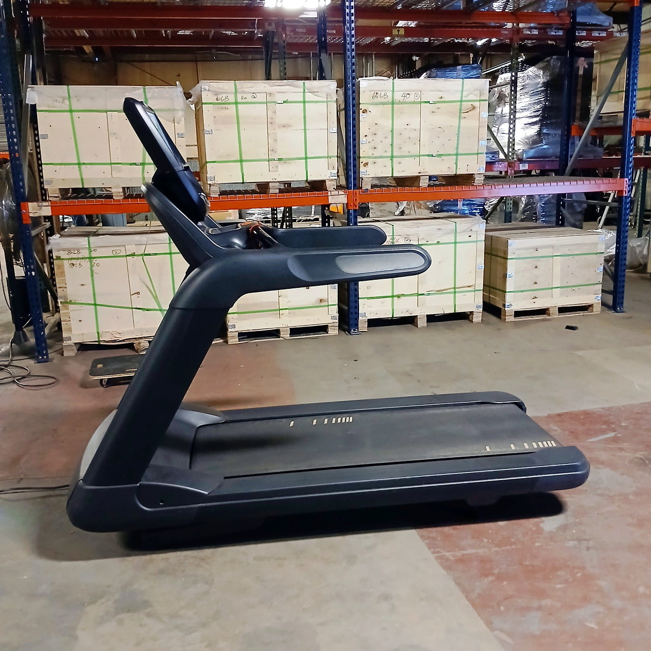 Precor TRM 885 Treadmill w/P82 Console
