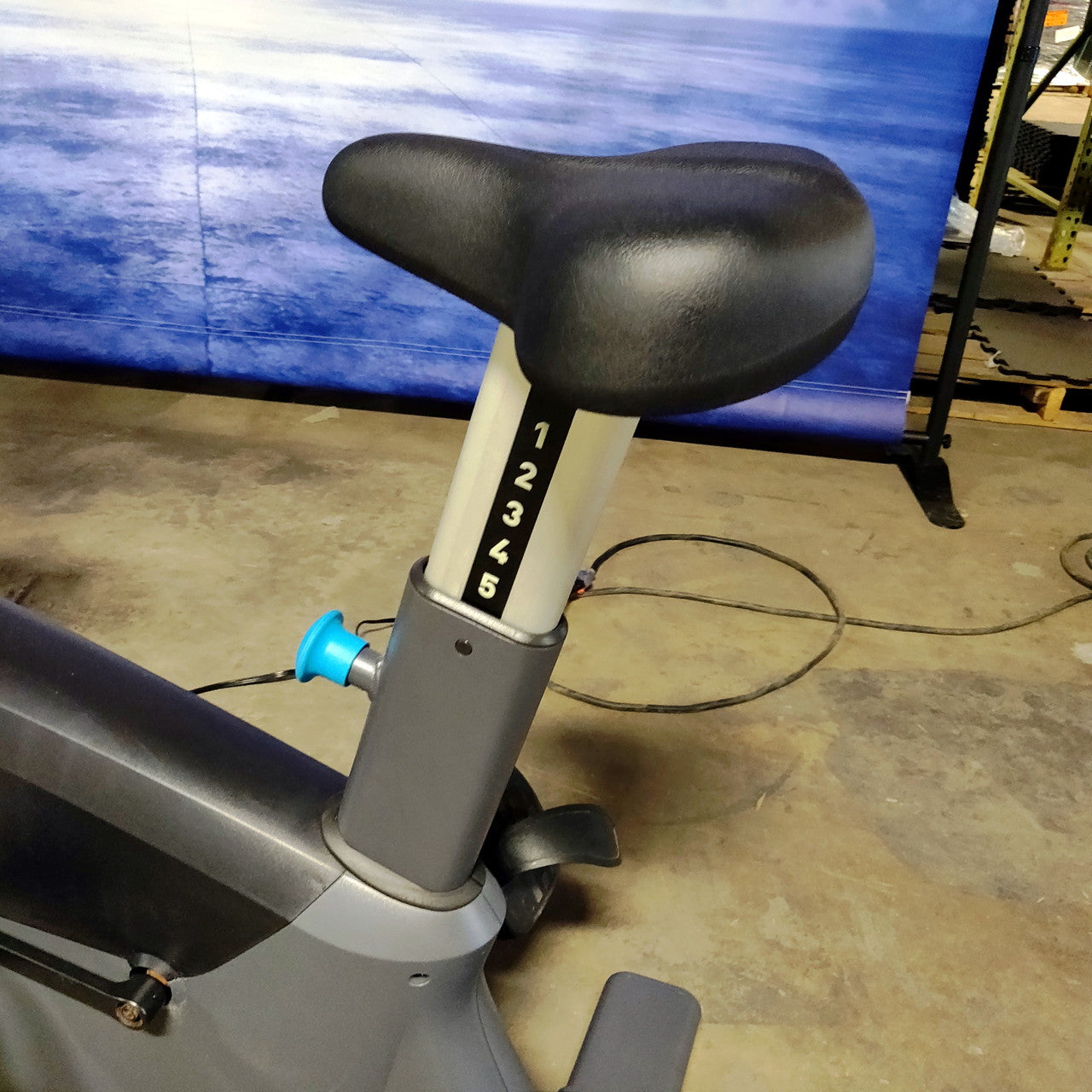 Precor UBK 685 Upright Bike w/ P82 Console