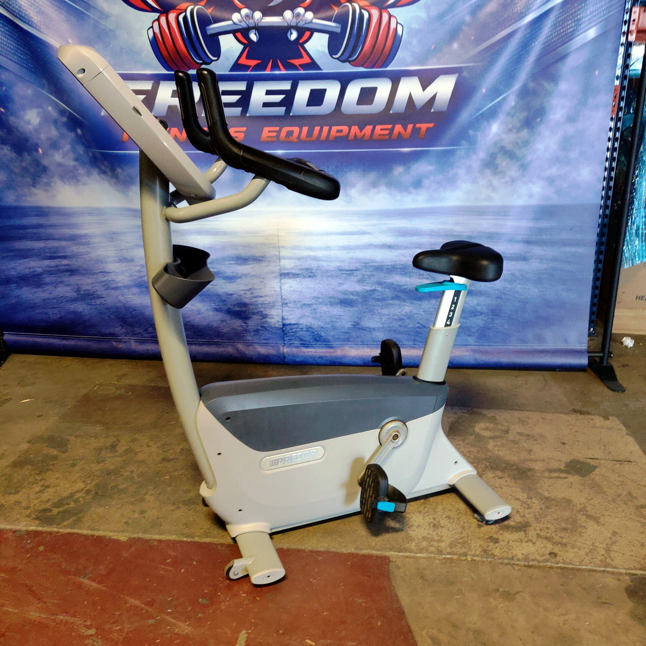 Precor UBK 815 Upright Bike w/P10 Console