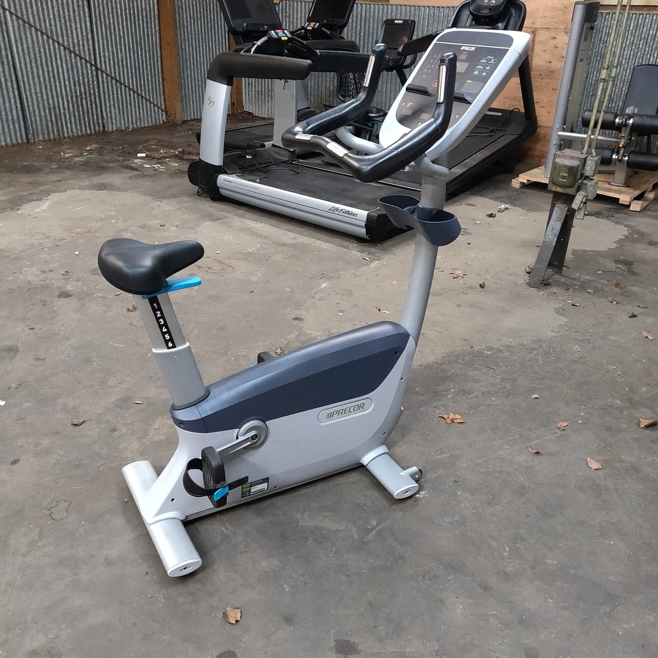 Precor UBK 815 Upright Bike w/P10 Console