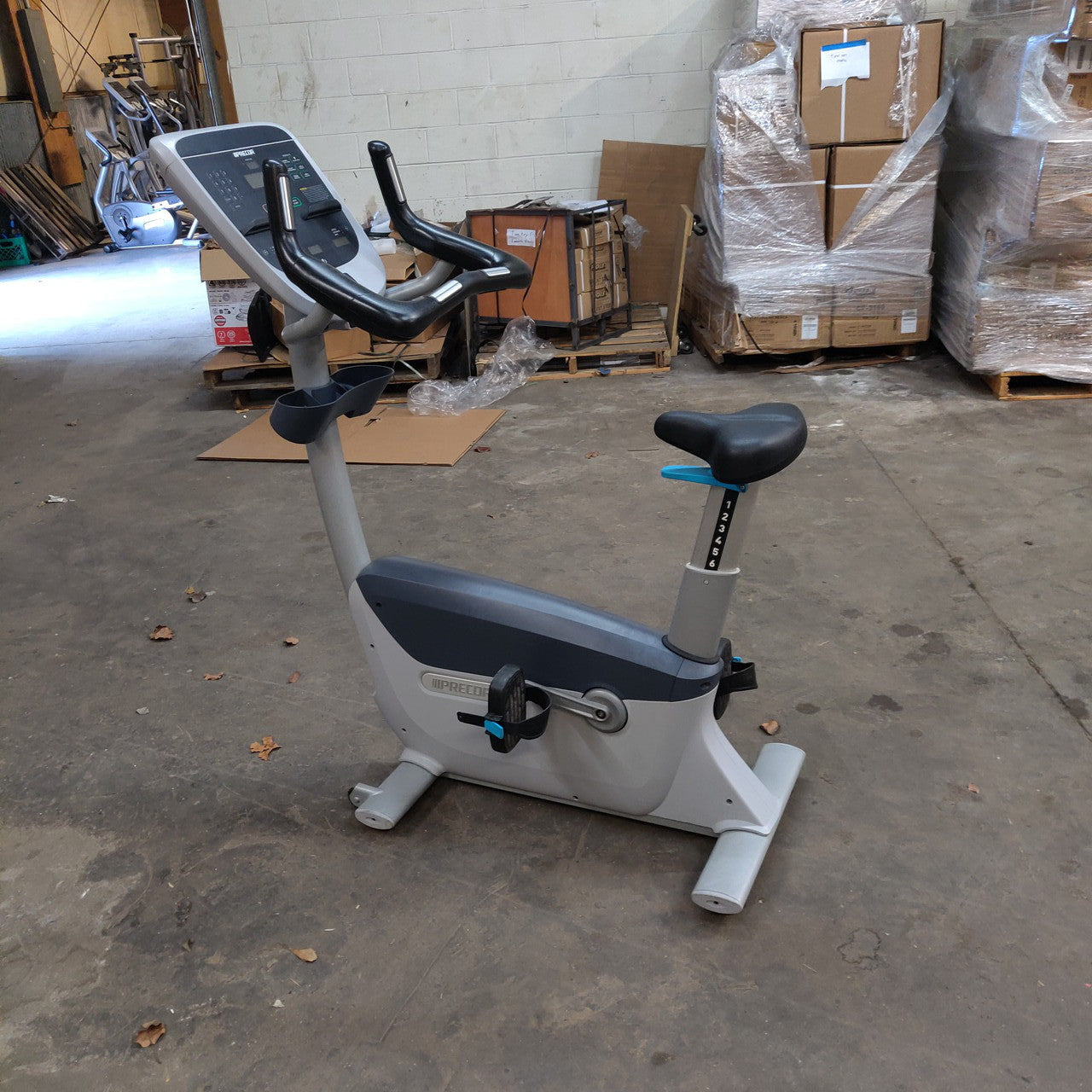 Precor UBK 815 Upright Bike w/P10 Console