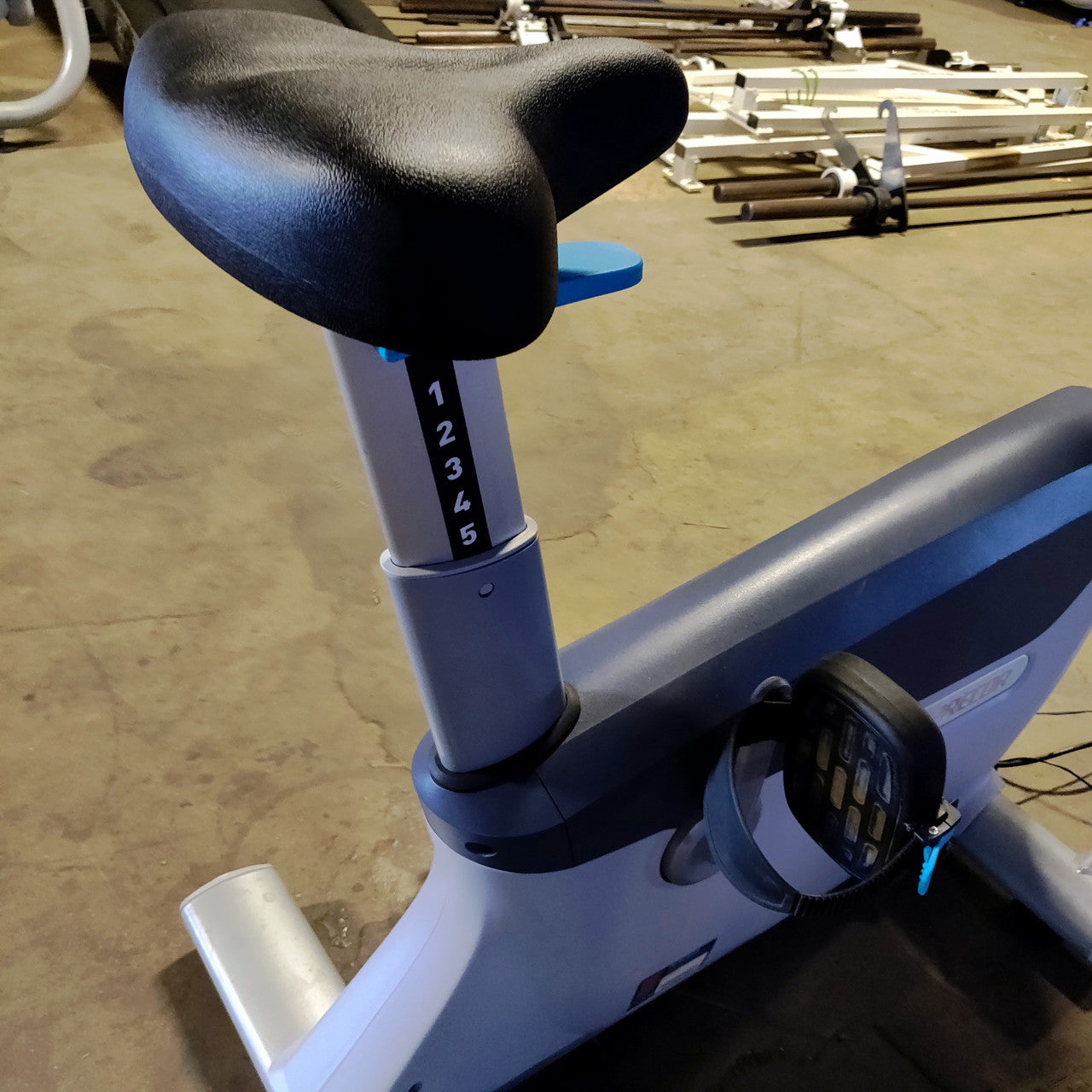 Precor UBK 865 Upright Bike w/ P62 Console