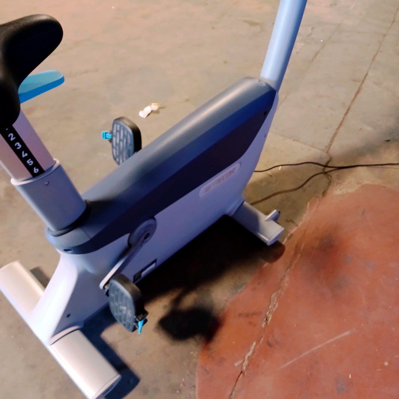Precor UBK 885 Upright Bike w/ P80 Console