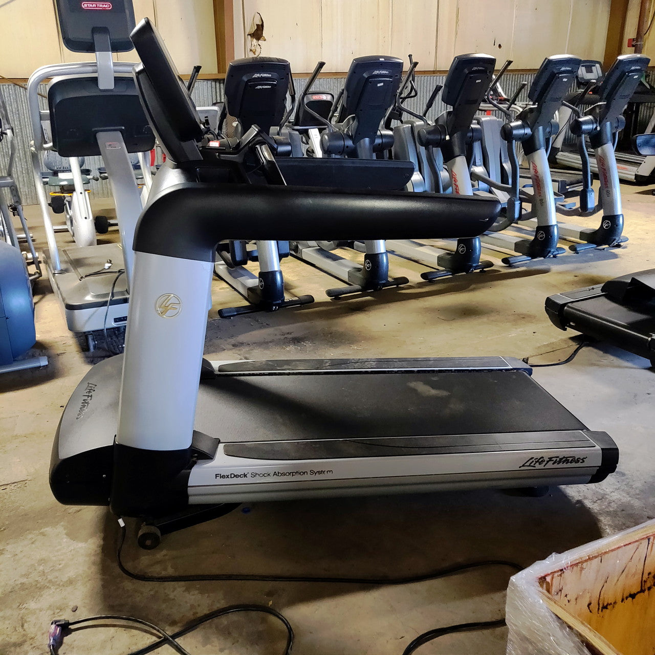 Refurbished Life Fitness 95T Explore Treadmill Commercial Grade for Cardio 