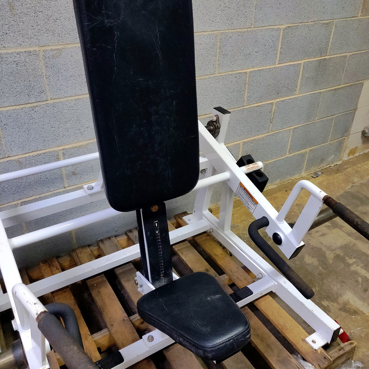 Hammer Strength Standing/Seated Shrug Plate Loaded