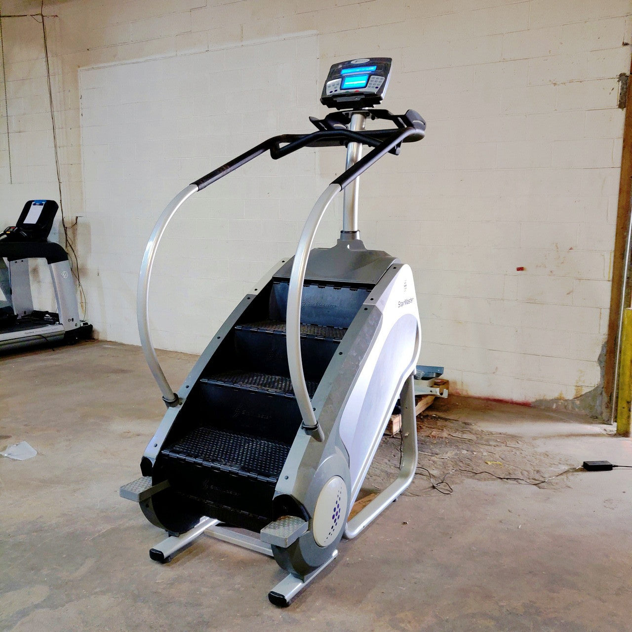 StairMaster Gauntlet Stepmill w/ LCD D-1 Console