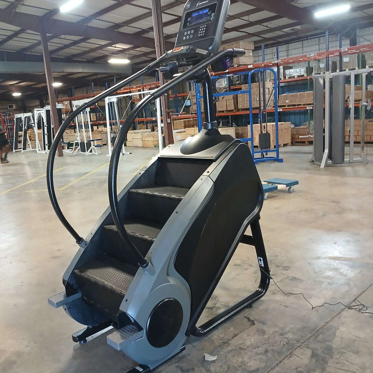 Stairmaster 8 Series Gauntlet Stepmill 9-5250-8G-LCD