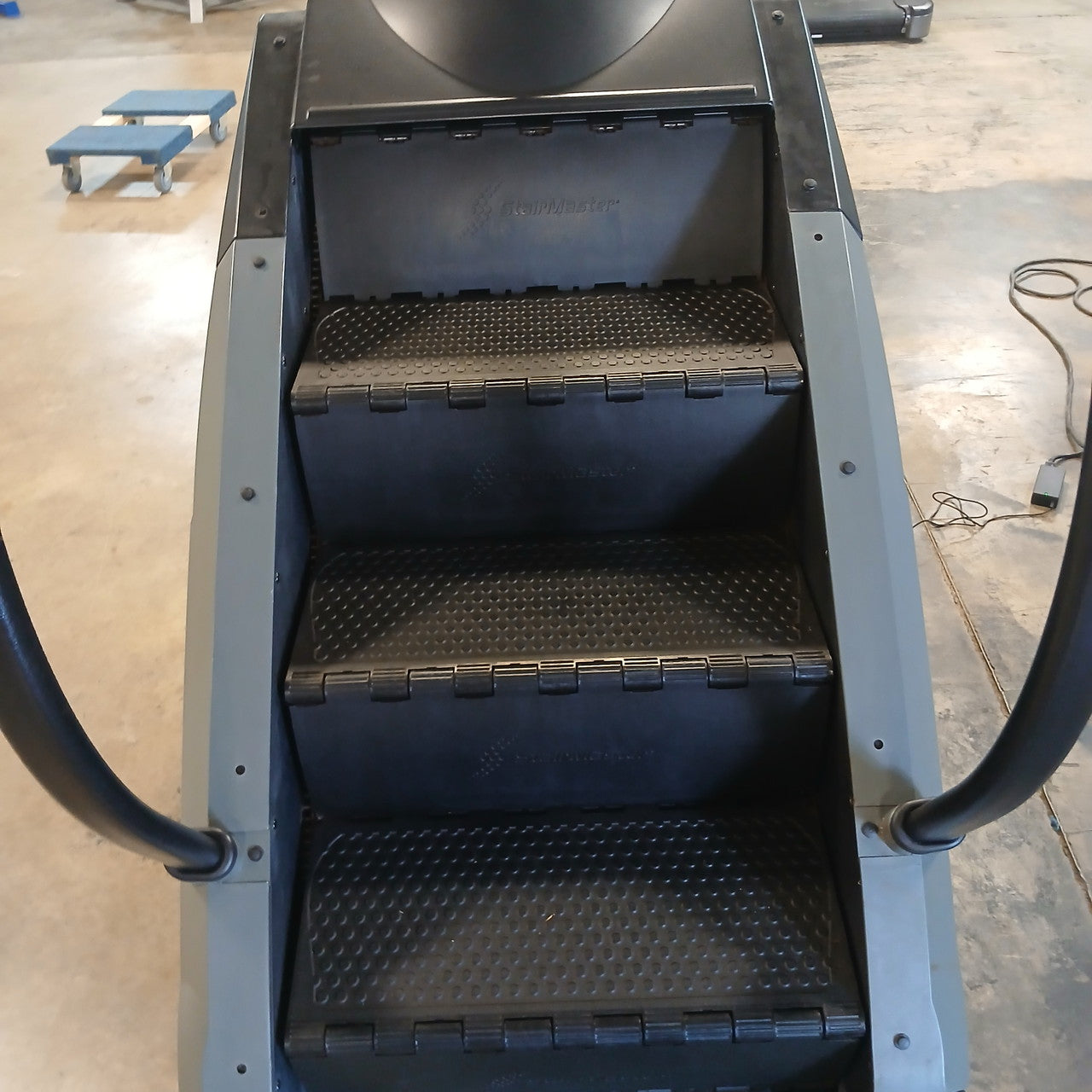 Stairmaster 8 Series Gauntlet Stepmill 9-5250-8G-LCD