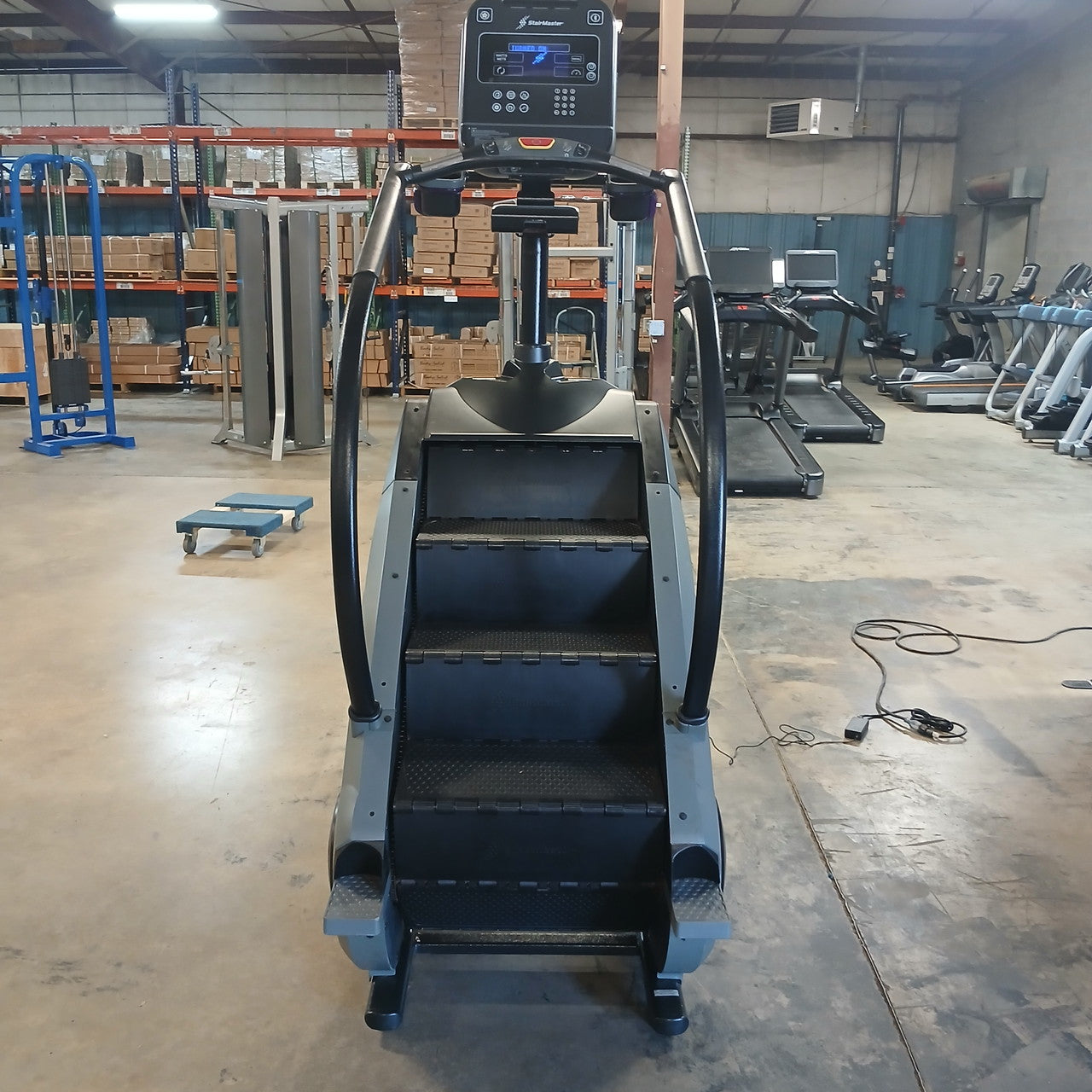 Stairmaster 8 Series Gauntlet Stepmill 9-5250-8G-LCD