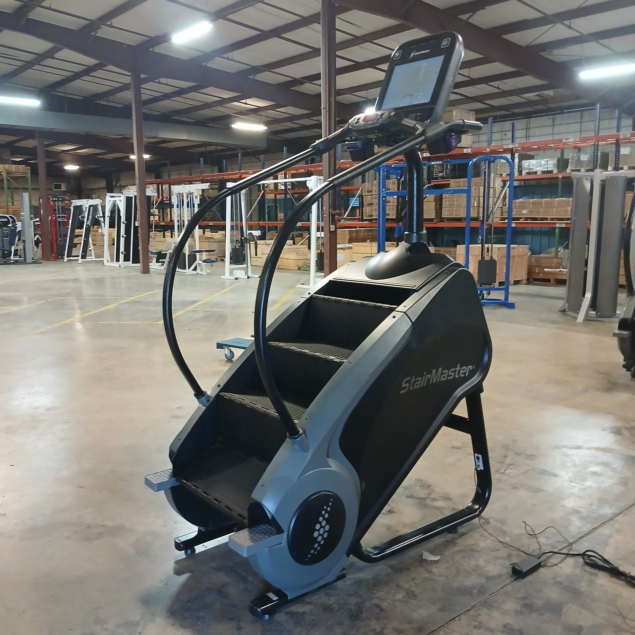 Stairmaster 8 Series Gauntlet w/15" Touch SM-9-5270