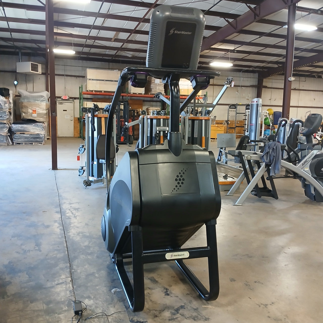 Stairmaster 8 Series Gauntlet w/15" Touch SM-9-5270