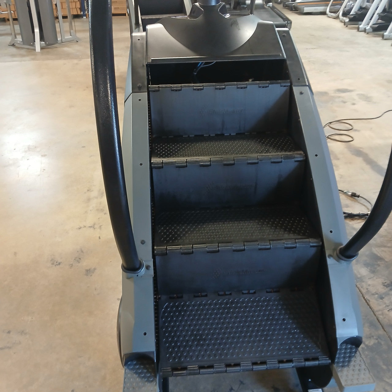 Stairmaster 8 Series Gauntlet w/15" Touch SM-9-5270