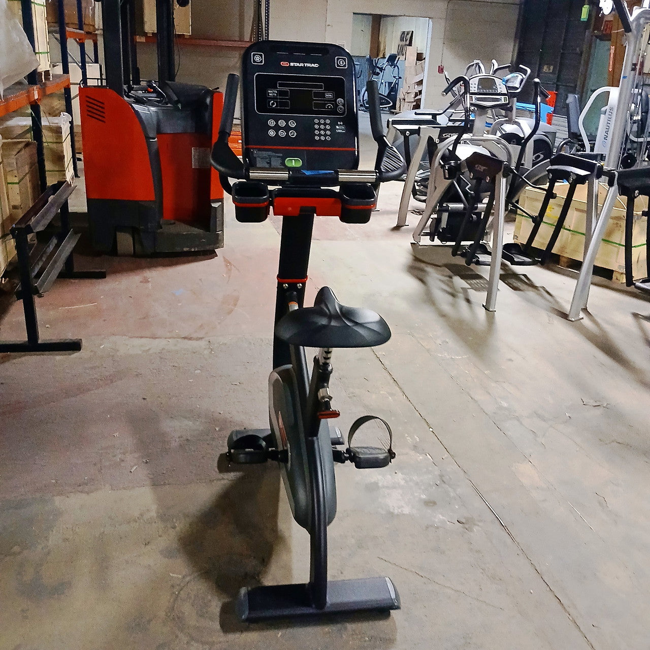 Star Trac 8UB Upright Bike with LCD Console