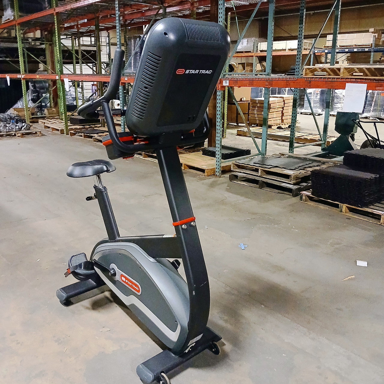 Star Trac 8UB Upright Bike with LCD Console