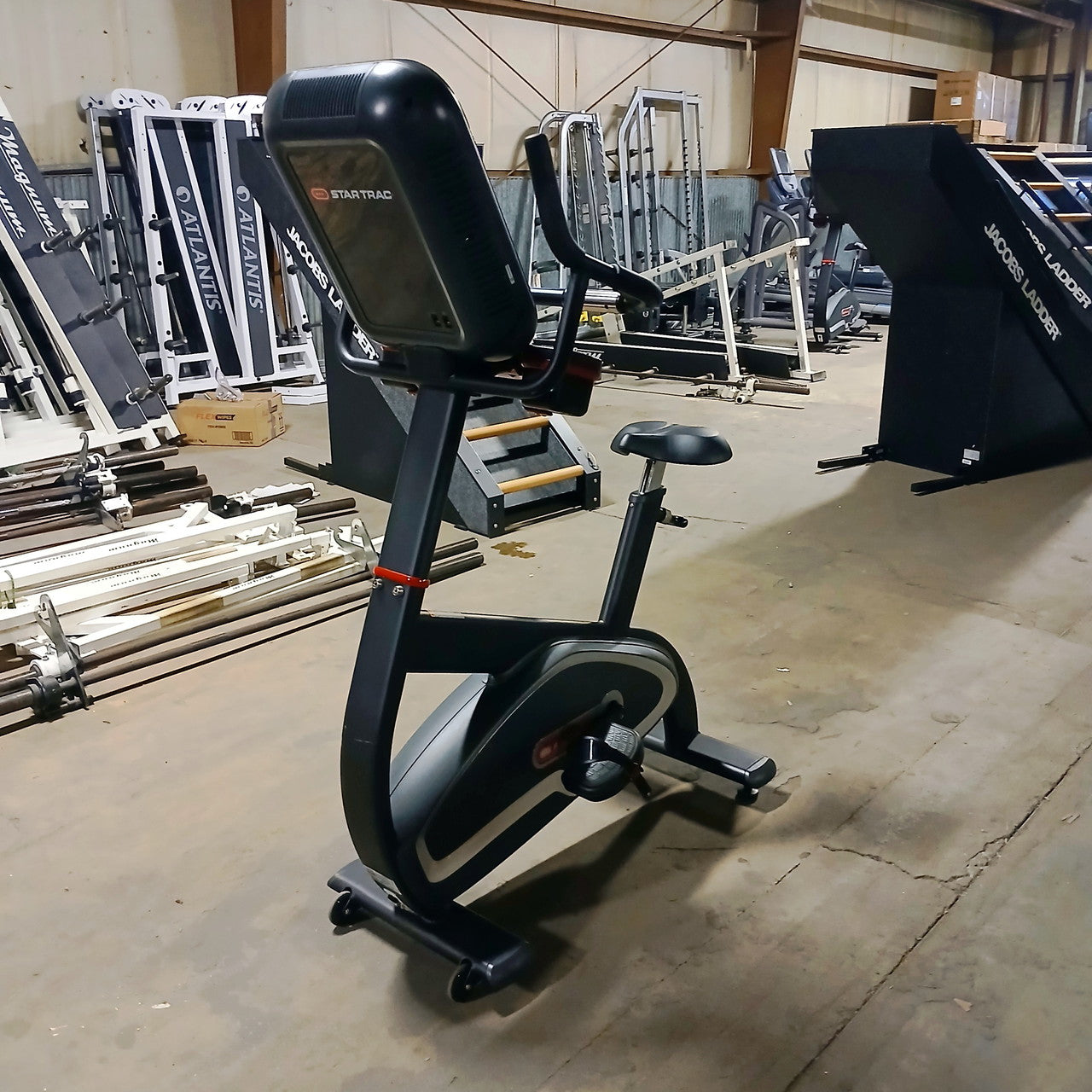 Star Trac 8UB Upright Bike with LCD Console