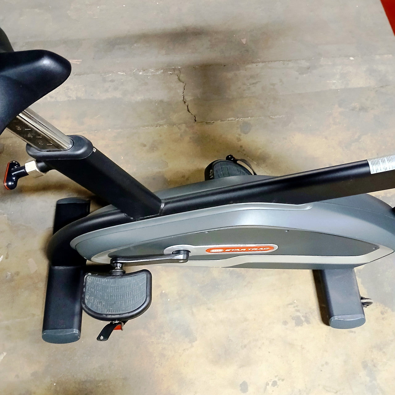 Star Trac 8UB Upright Bike with LCD Console