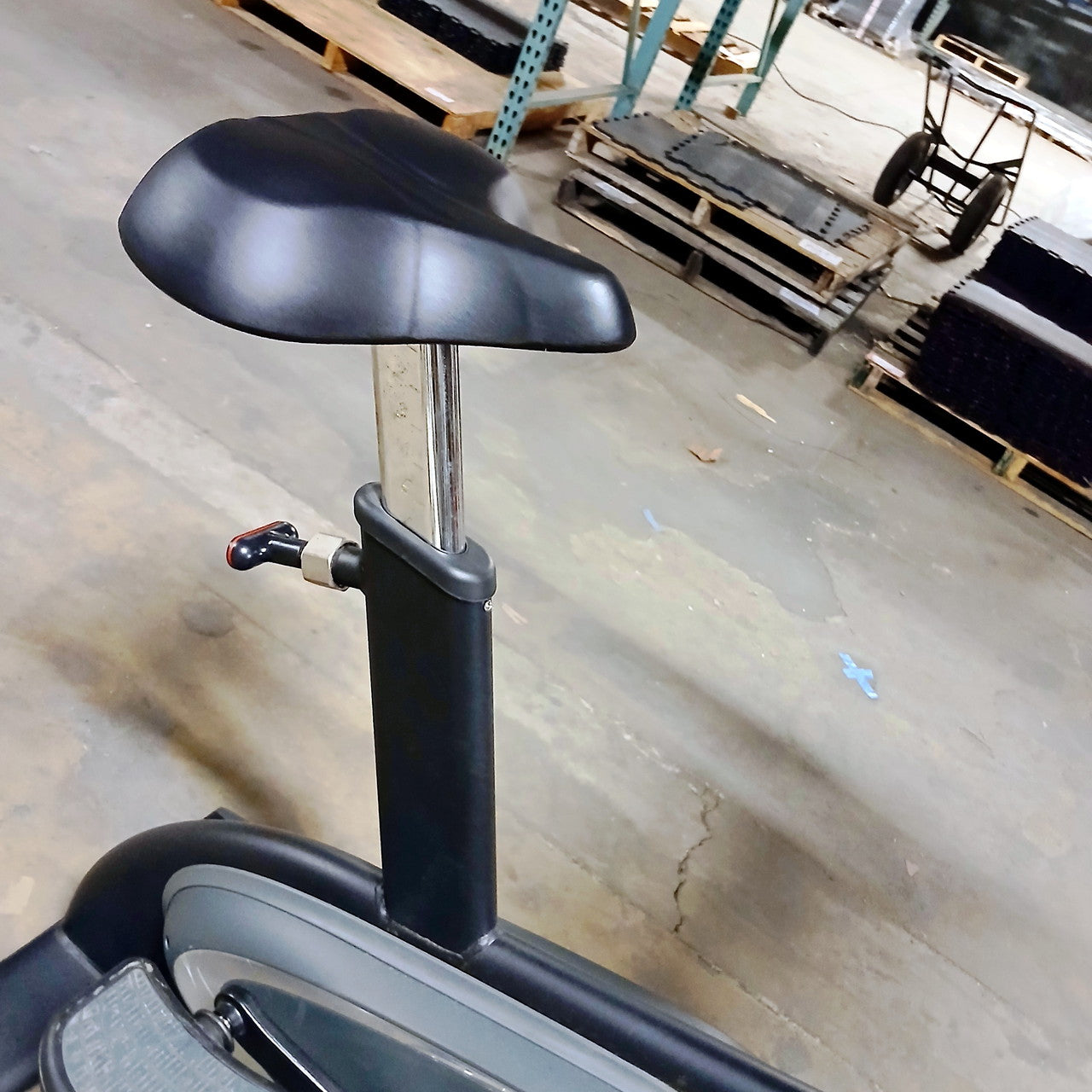 Star Trac 8UB Upright Bike with LCD Console