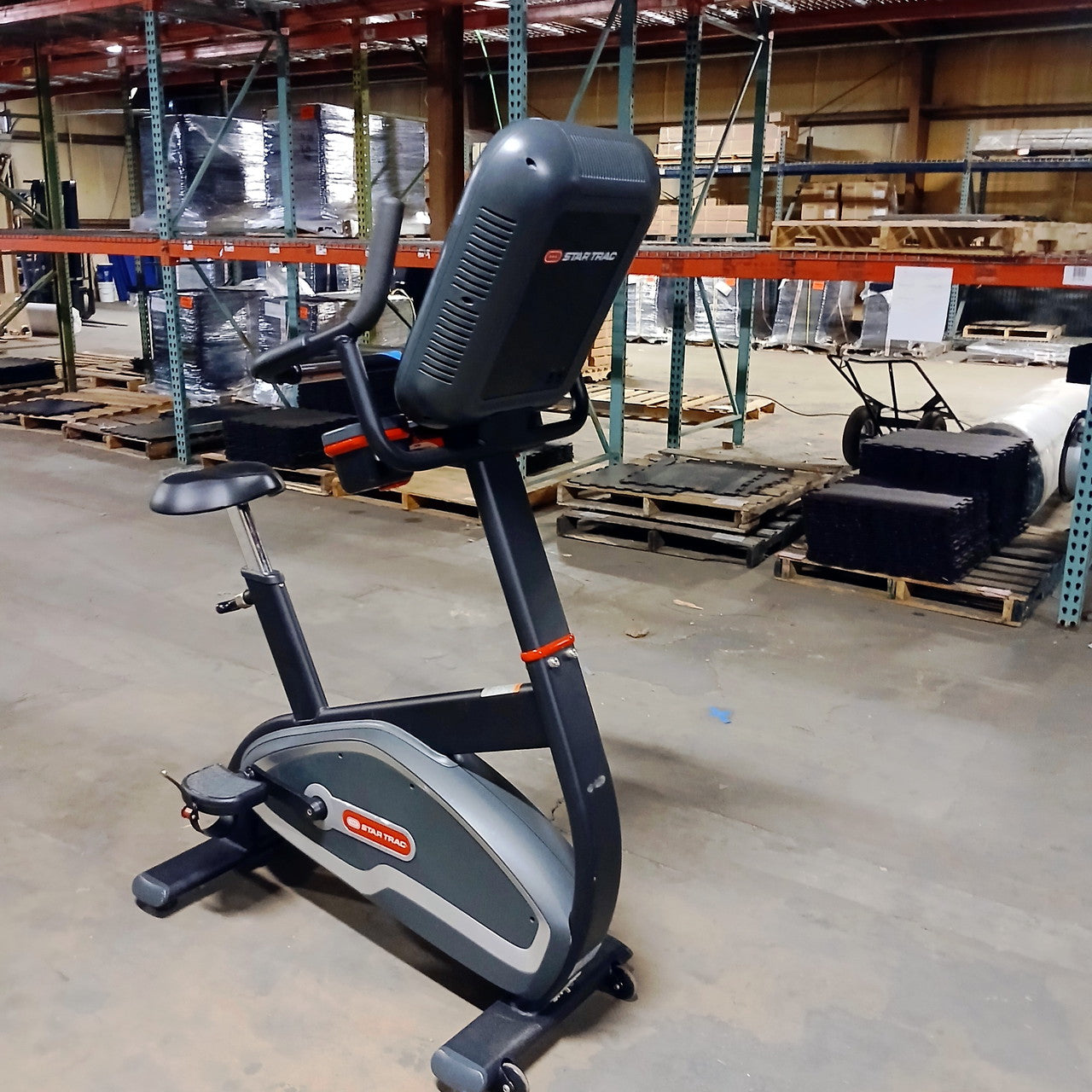 Star Trac 8UB Upright Bike with LCD Console